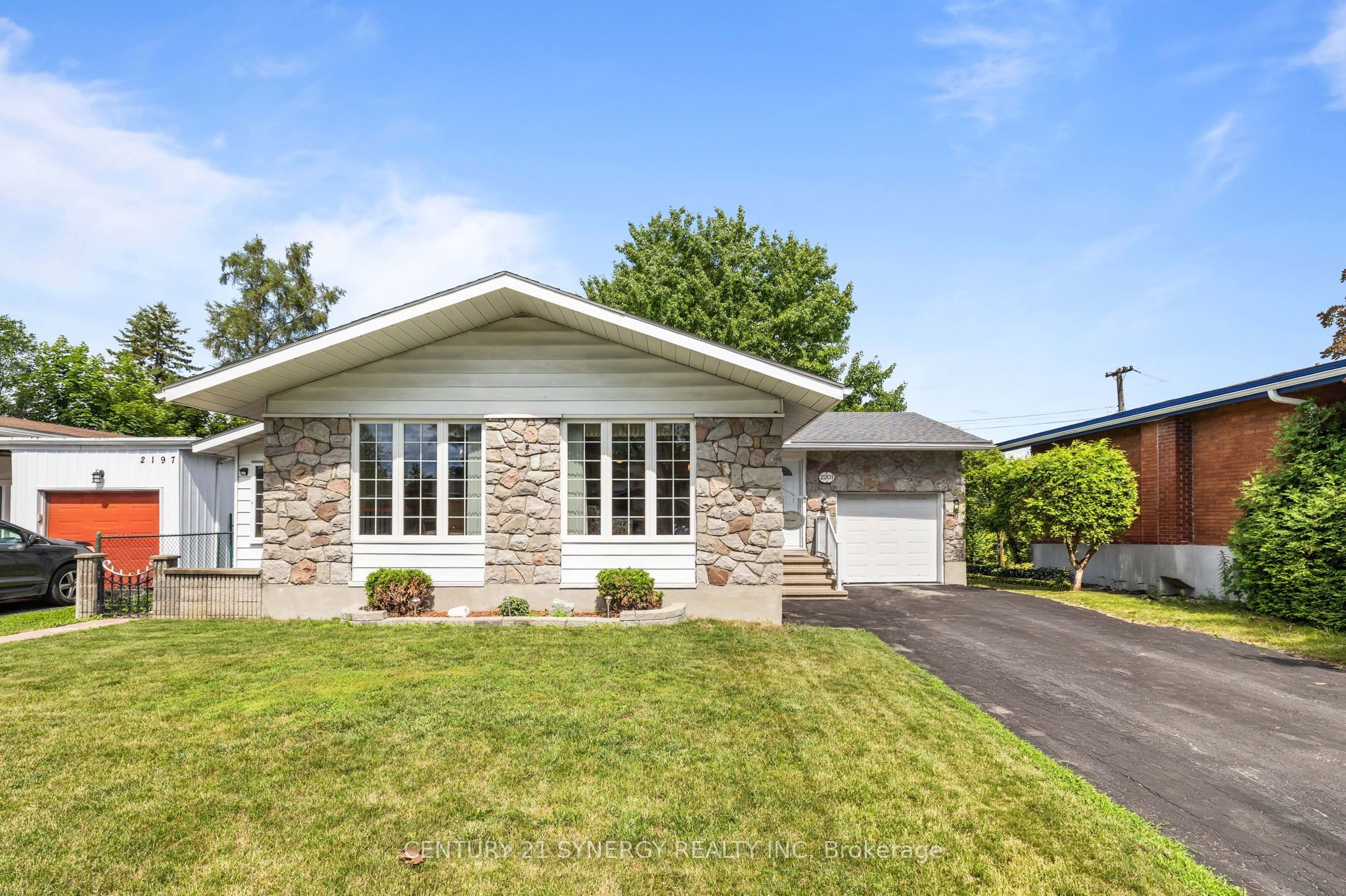 2201 Haig Drive, Elmvale Acres and Area, ON K1G 2L3 photo 4