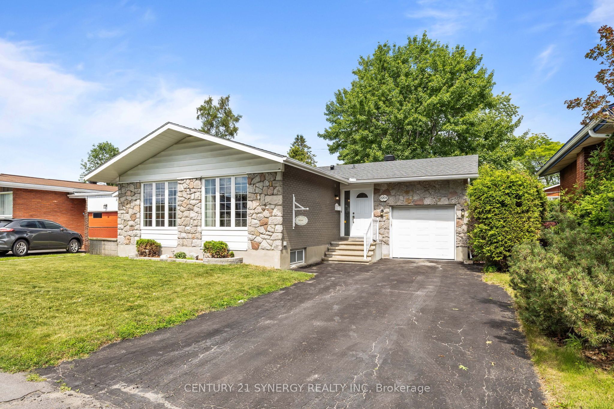 2201 Haig Drive, Elmvale Acres and Area, ON K1G 2L3 photo 5