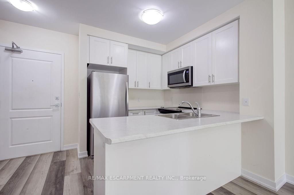 450 Dundas Street E 110, Hamilton, ON L8B 0L7 photo 2