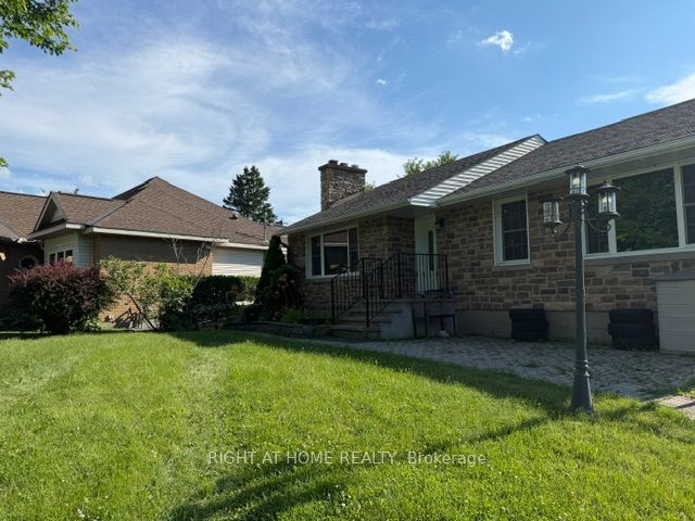 40 W Gilbey Drive Lower Unit, Cityview - Parkwoods Hills - Rideau Shore, ON K2E 5S6 photo 2