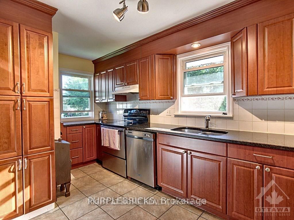 40 W Gilbey Drive Lower Unit, Cityview - Parkwoods Hills - Rideau Shore, ON K2E 5S6 photo 5