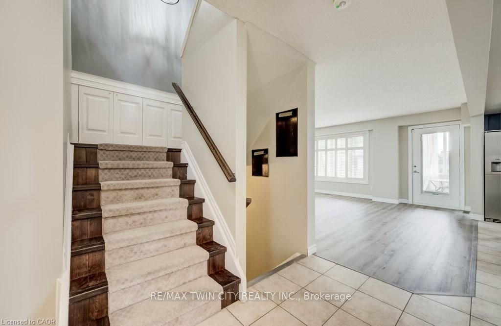 123 FOREST EDGE Trail, Kitchener, ON N2P 2L8 photo 4