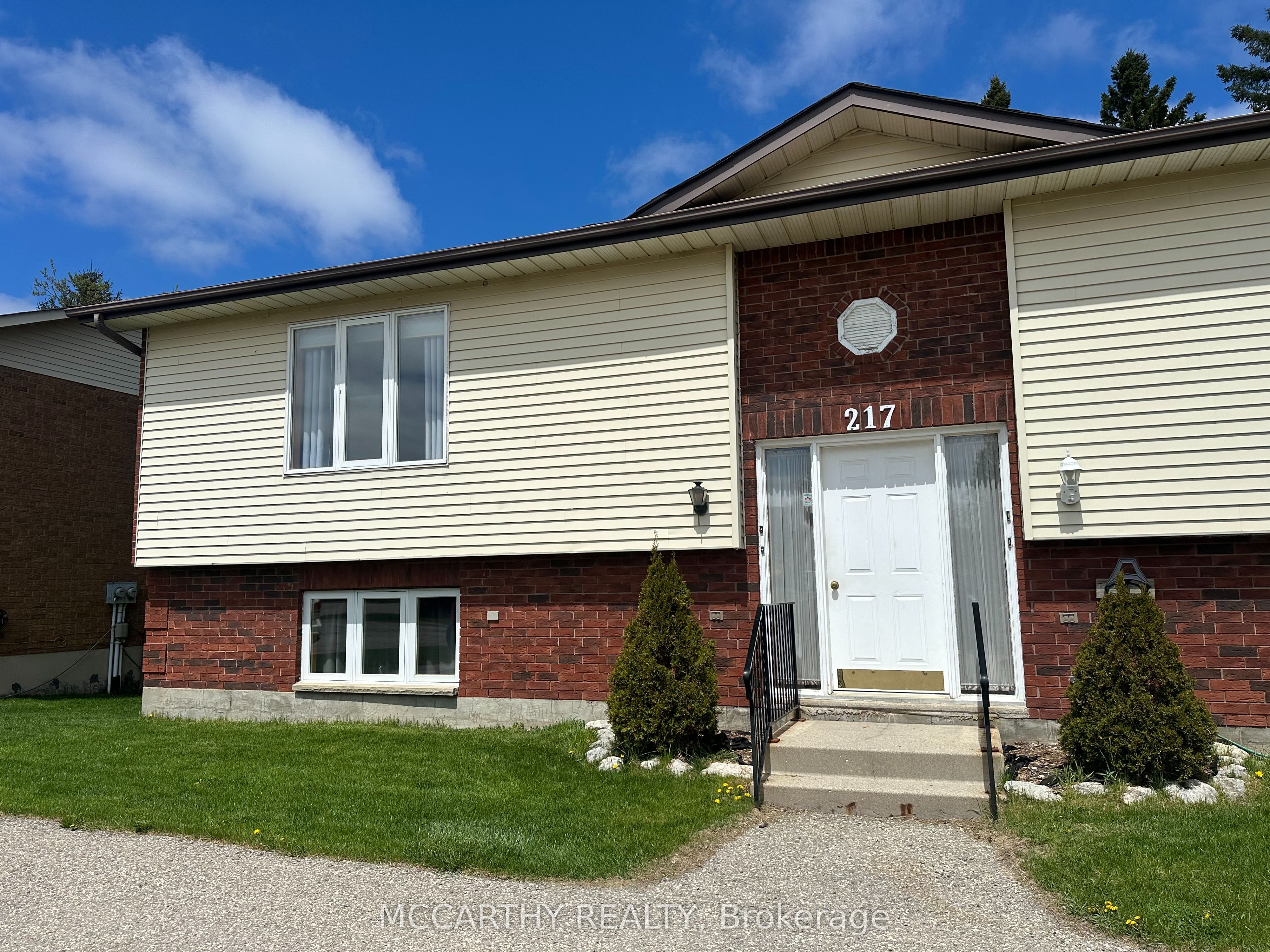 209 Sarah Court 2, Shelburne, ON L9V 2Z8