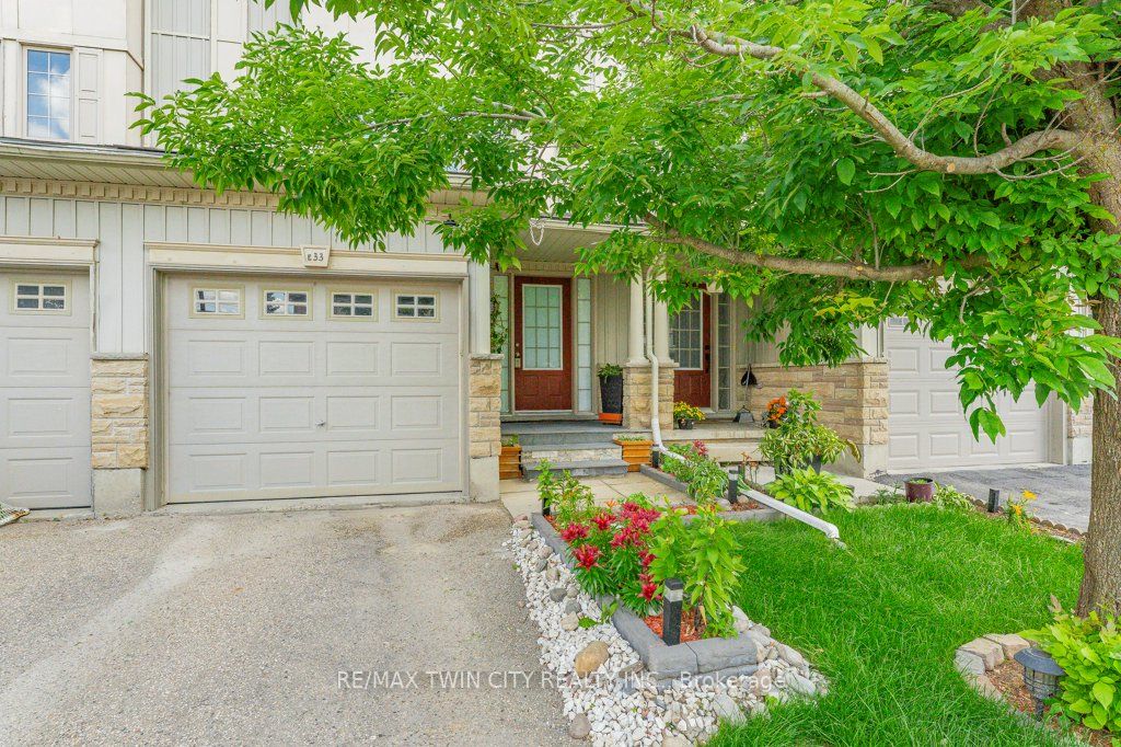 110 Activa Avenue E33, Kitchener, ON N2E 4K4 photo 3