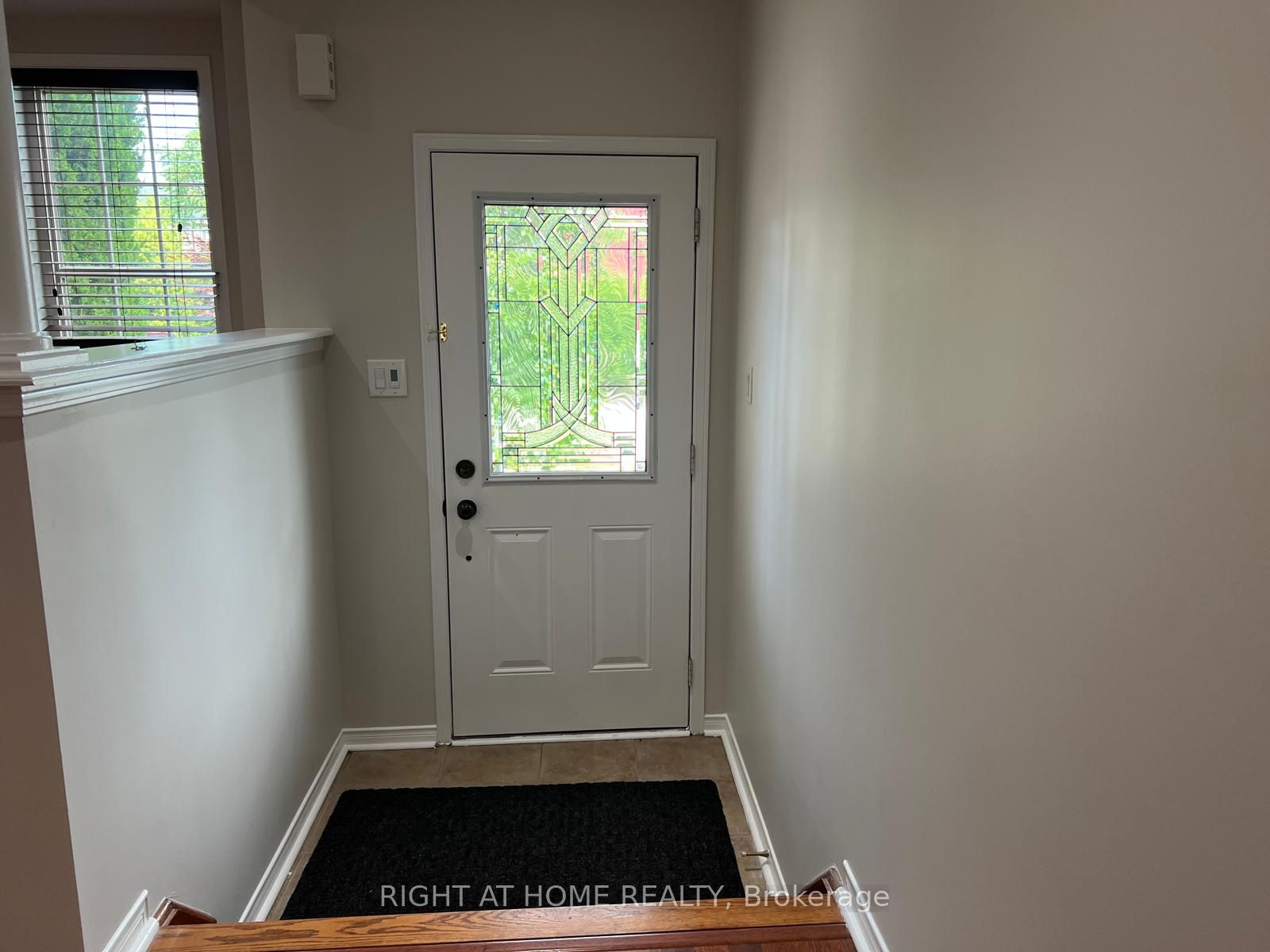 39 Golden Iris Crescent, Hamilton, ON L8B 0R6 photo 5