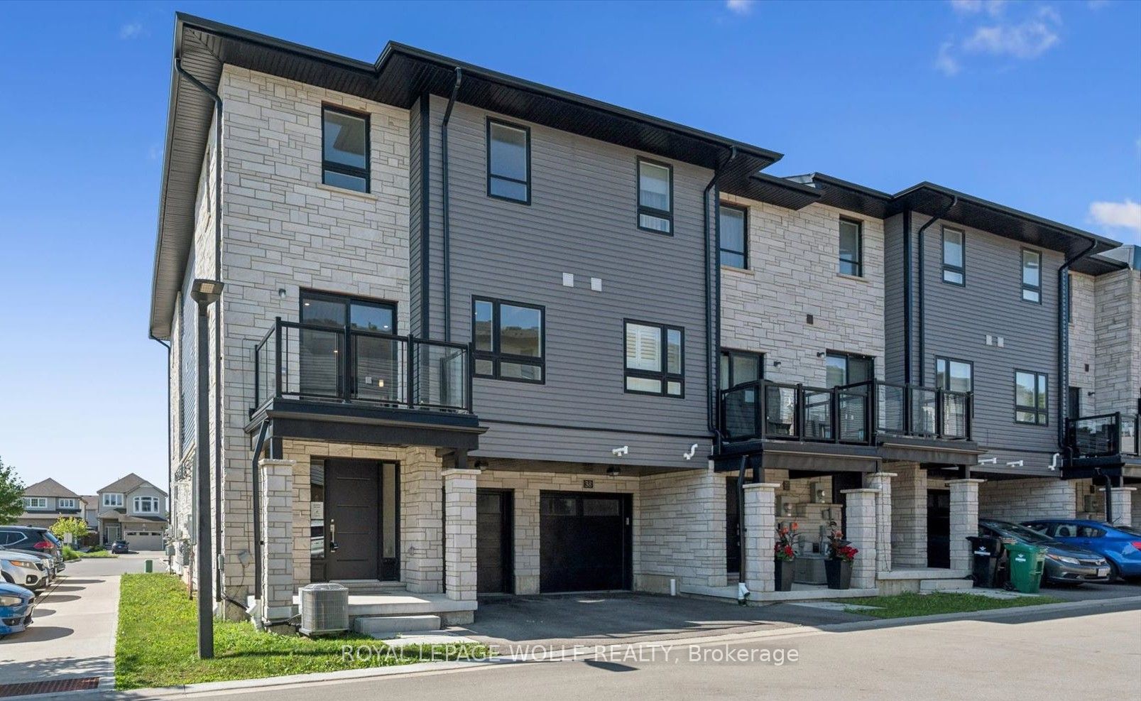 51 Sparrow Avenue 37, Cambridge, ON N1T 0E5