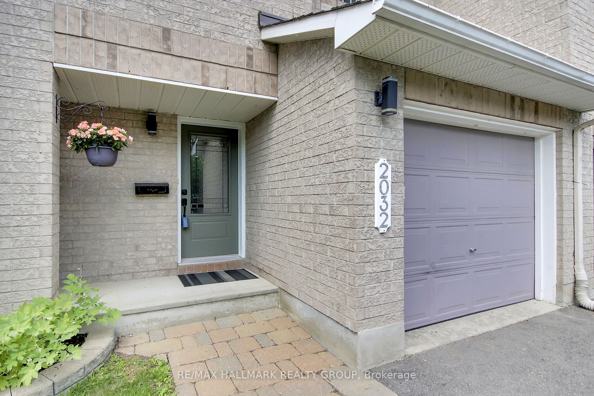 2032 Dorima Street, Orleans - Cumberland and Area, ON K4A 3J7 photo 2