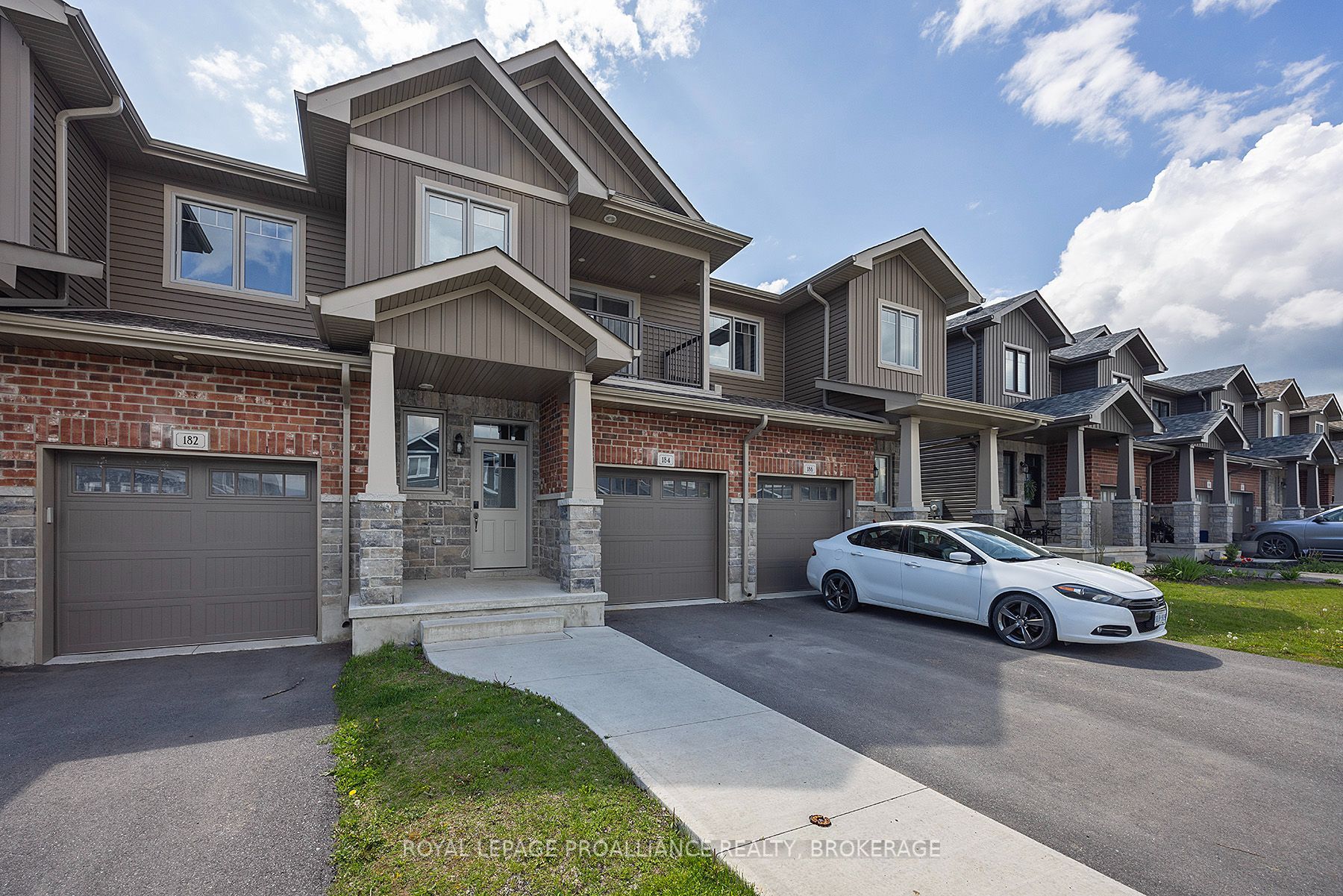 184 Dr Richard James Crescent, Loyalist, ON K7N 0B9 photo 4