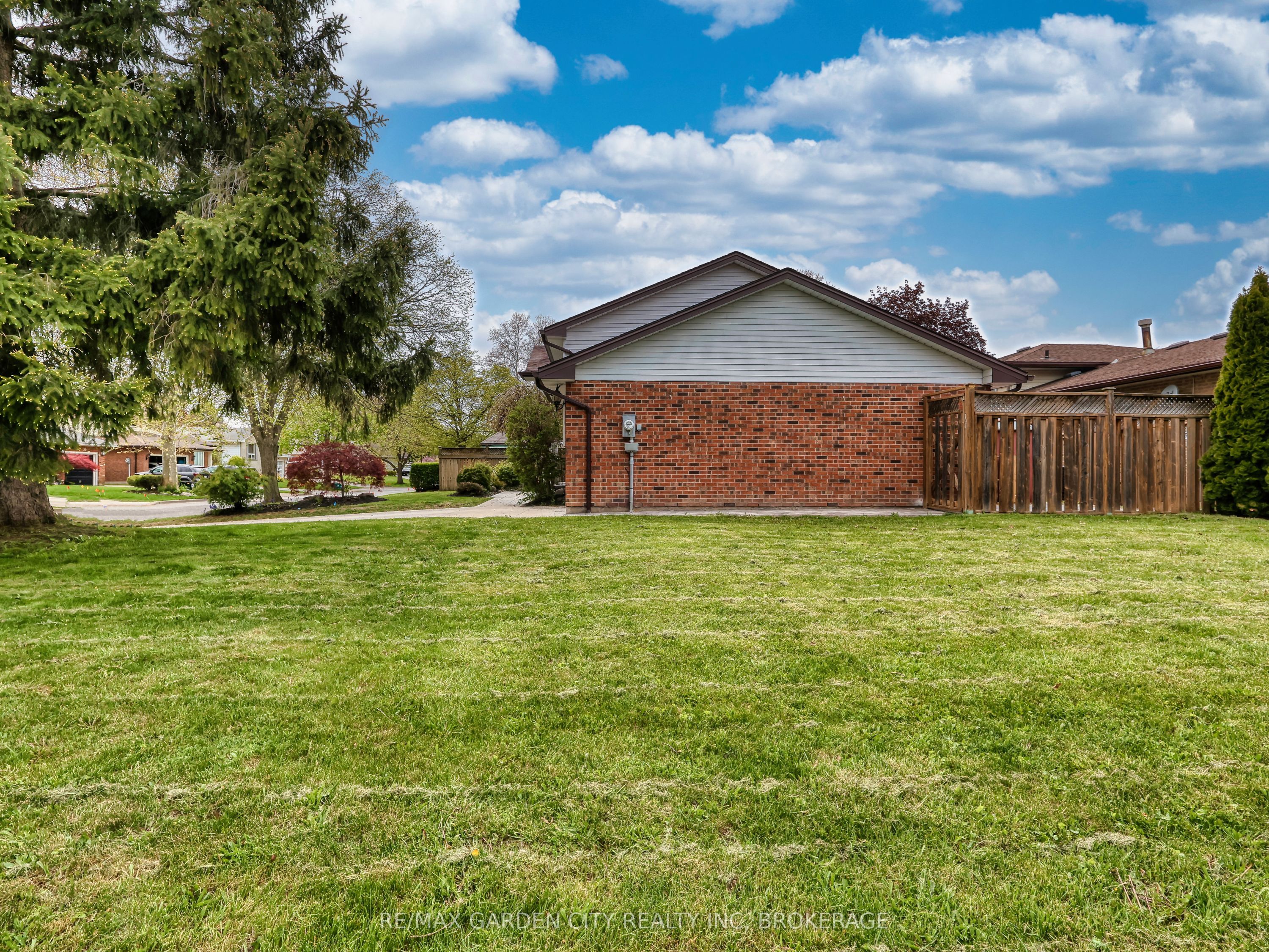 36 Rochelle Drive, St. Catharines, ON L2M 6Y9 photo 4