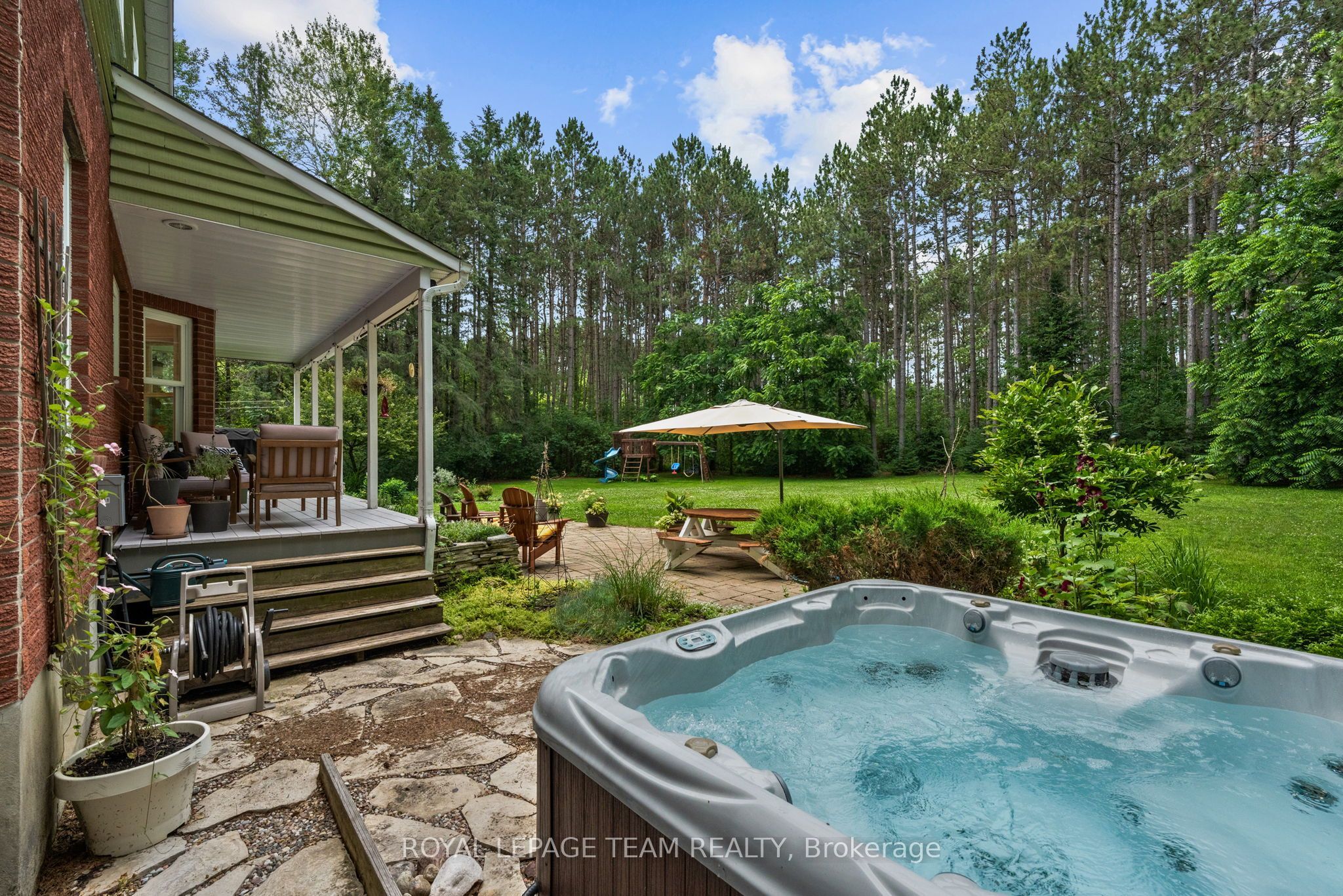 28 Kimini Drive, Stittsville - Munster - Richmond, ON K2S 1S6 photo 3