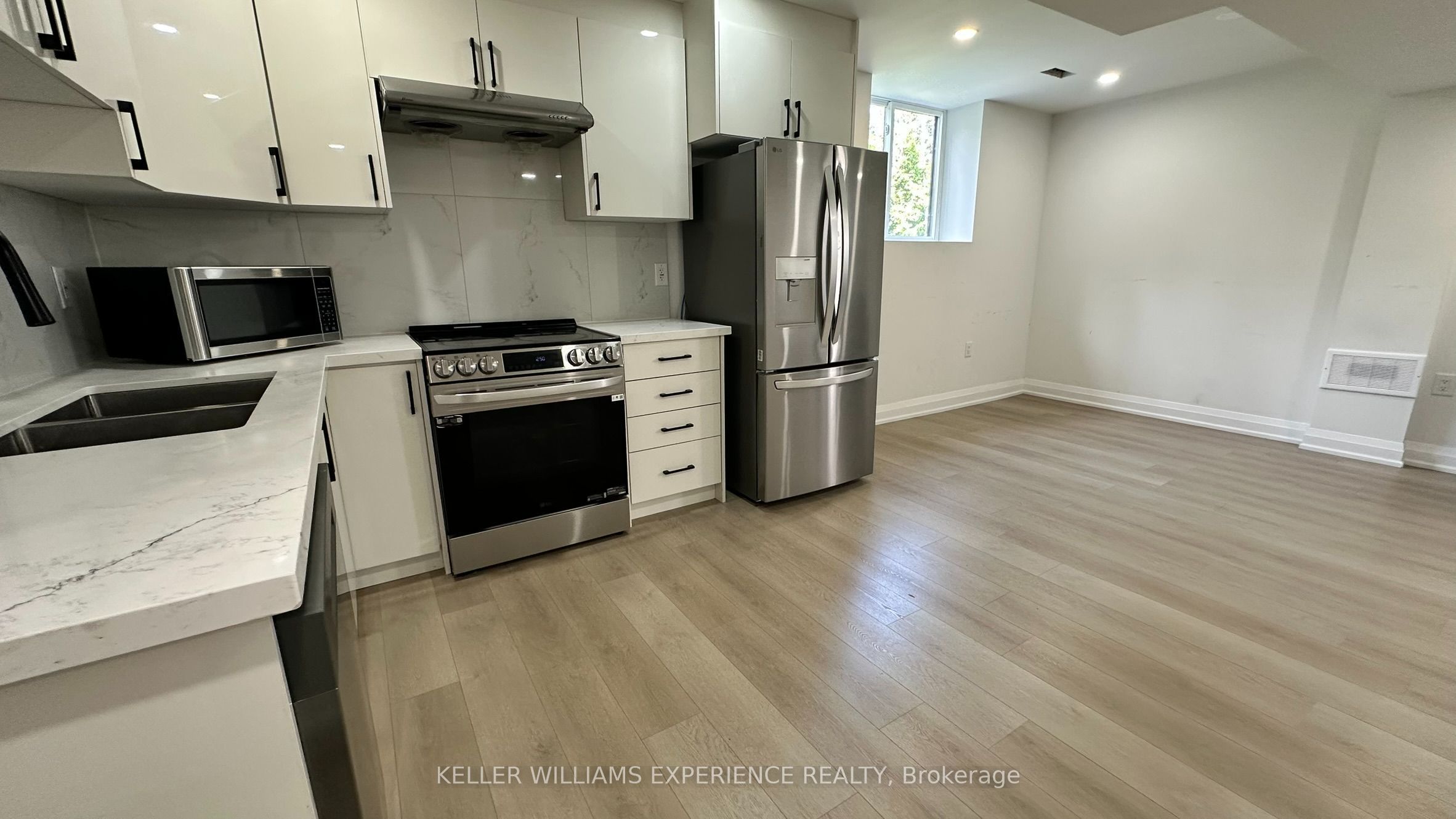 106 Sebastian Street, Blue Mountains, ON N0H 1J0 photo 4