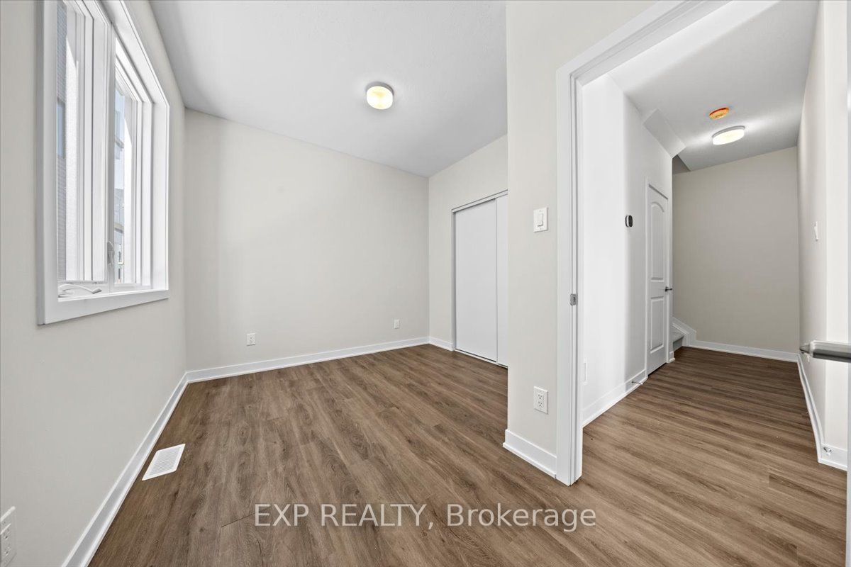314 John Kim Bell Private, Manor Park - Cardinal Glen and Area, ON K1K 5C2 photo 4