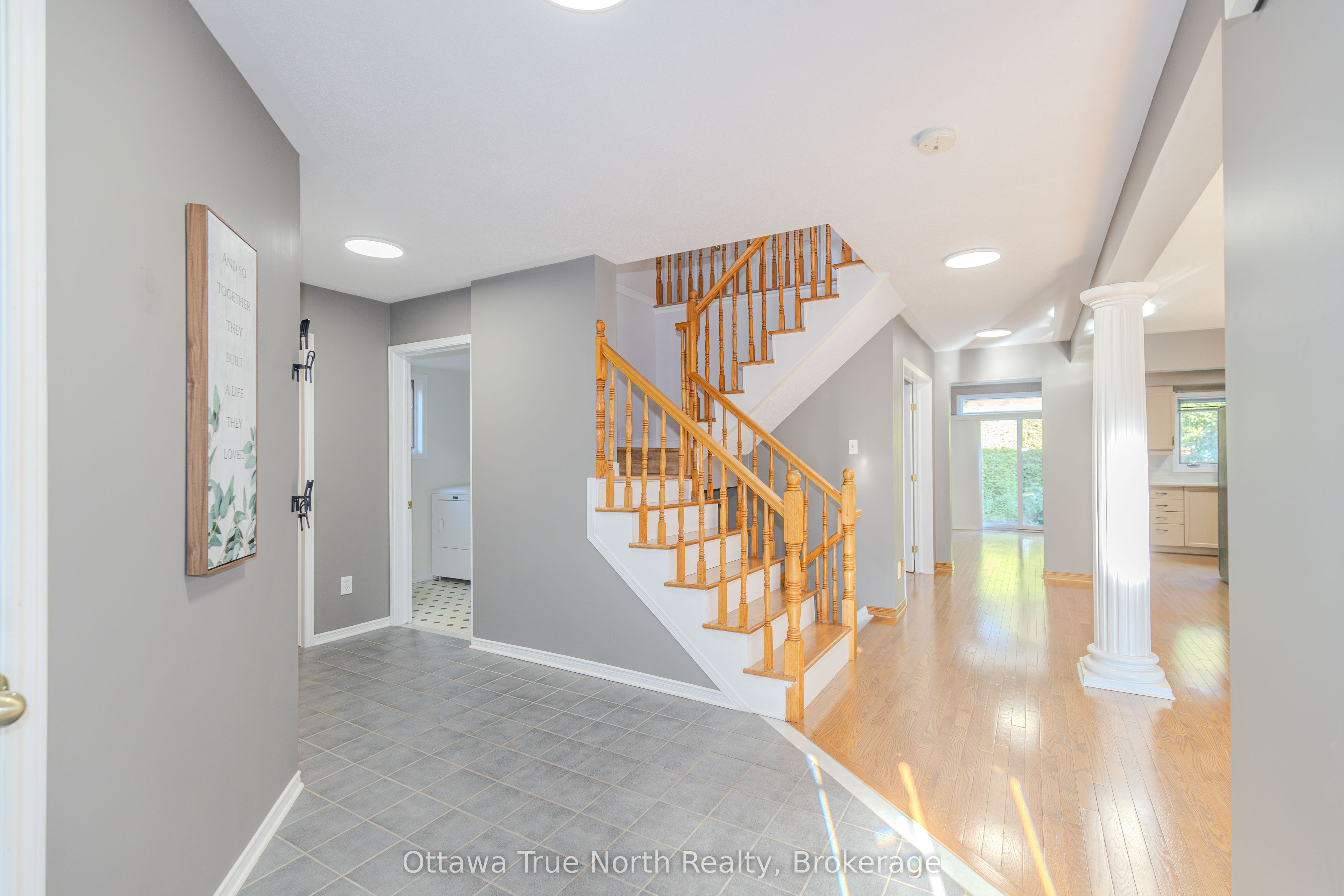 282 Knudson Drive, Kanata, ON K2K 2N8 photo 3