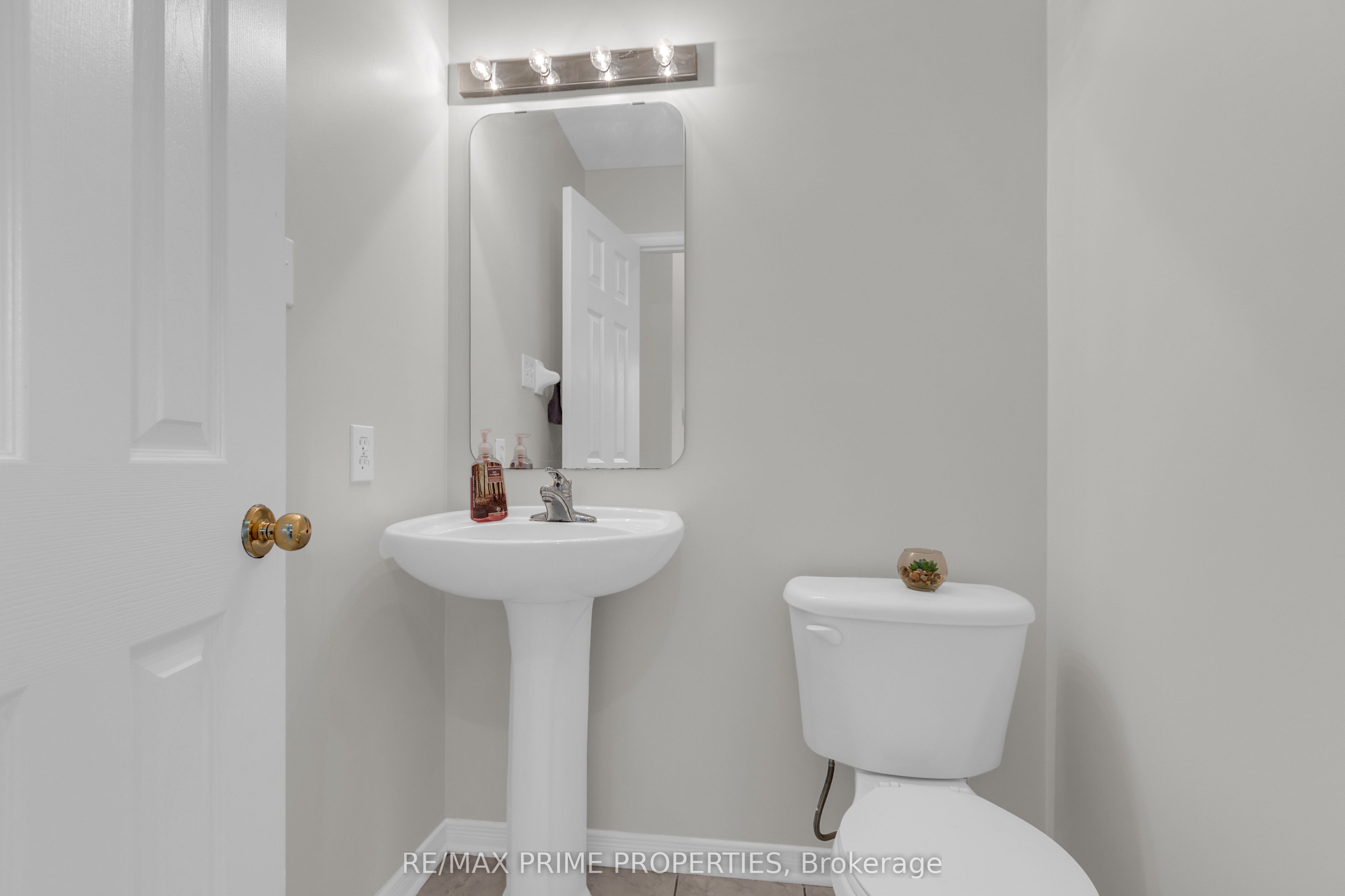 246 Duntroon Circle, Hunt Club - South Keys and Area, ON K1T 4C6 photo 5