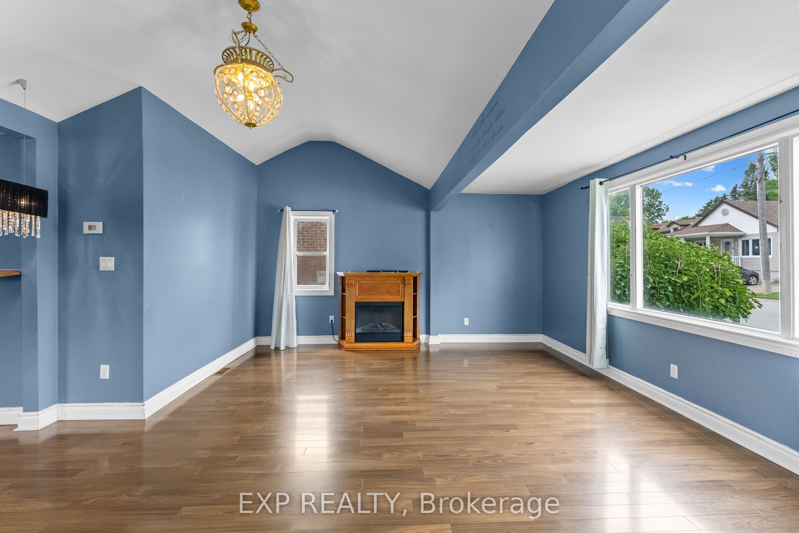 6344 Ash Street, Niagara Falls, ON L2G 2H5 photo 3