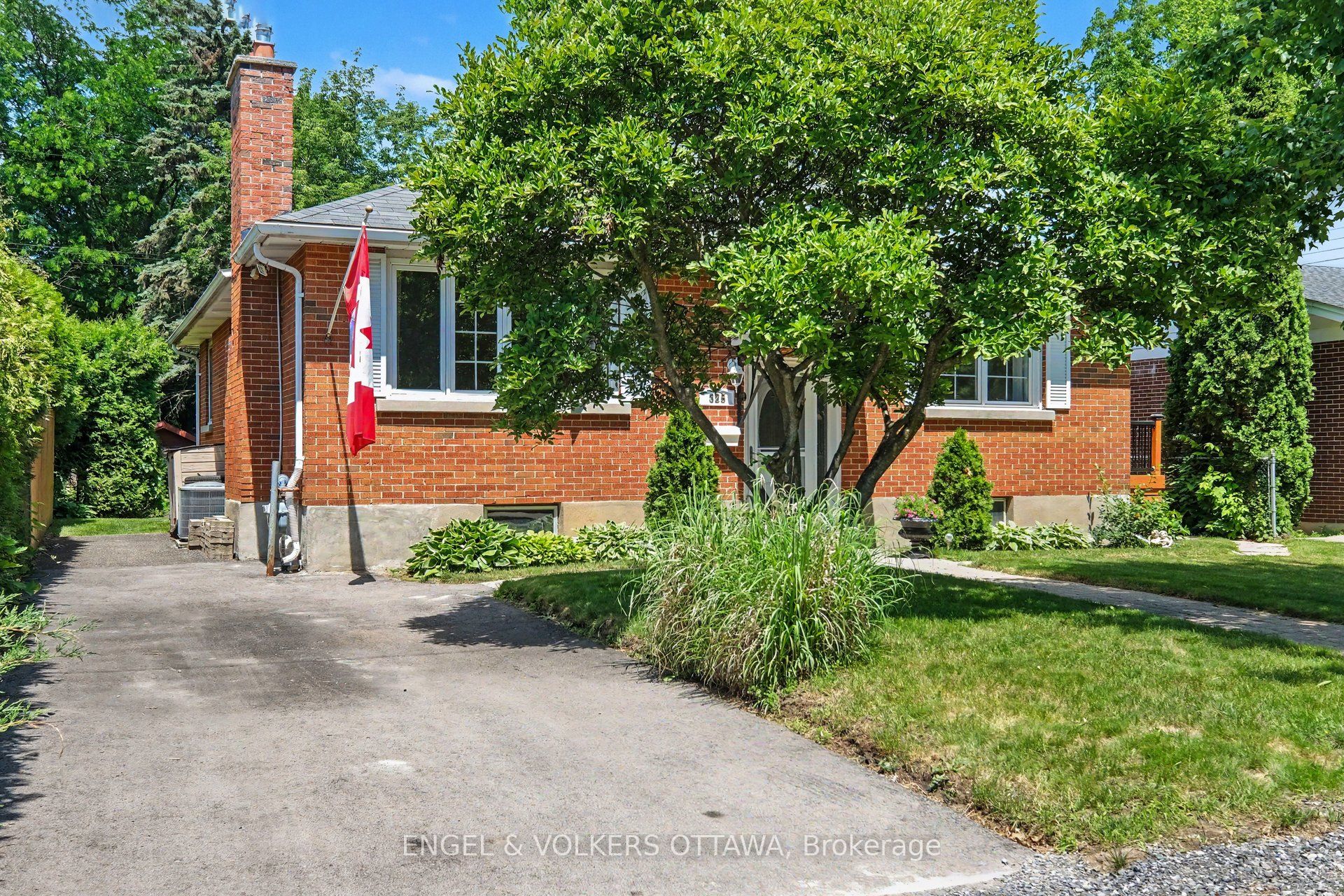 325 Summit Avenue, Alta Vista and Area, ON K1H 5Z7 photo 3