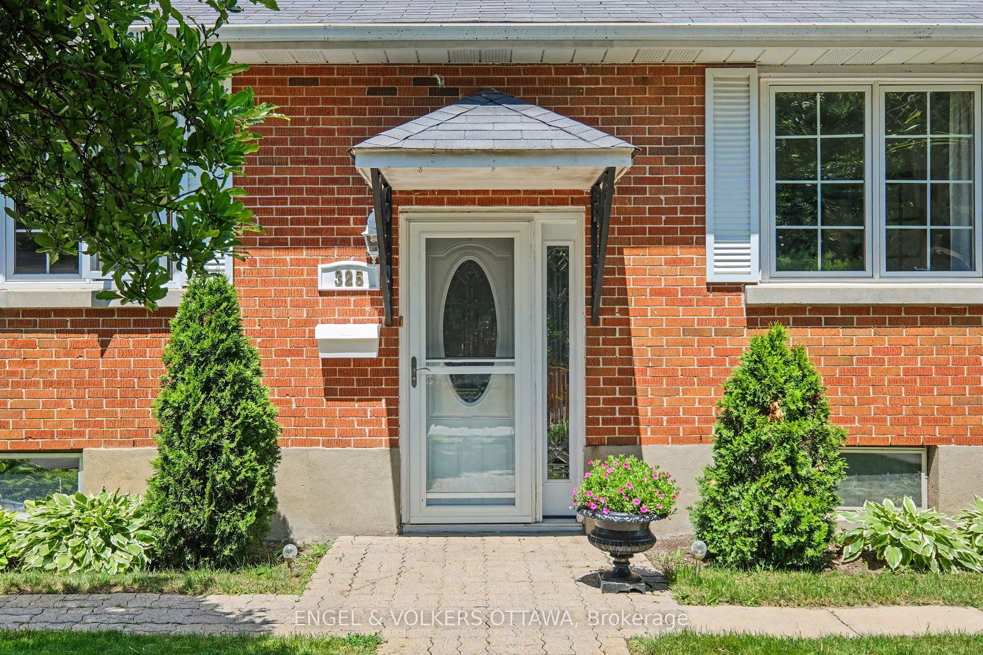 325 Summit Avenue, Alta Vista and Area, ON K1H 5Z7 photo 4