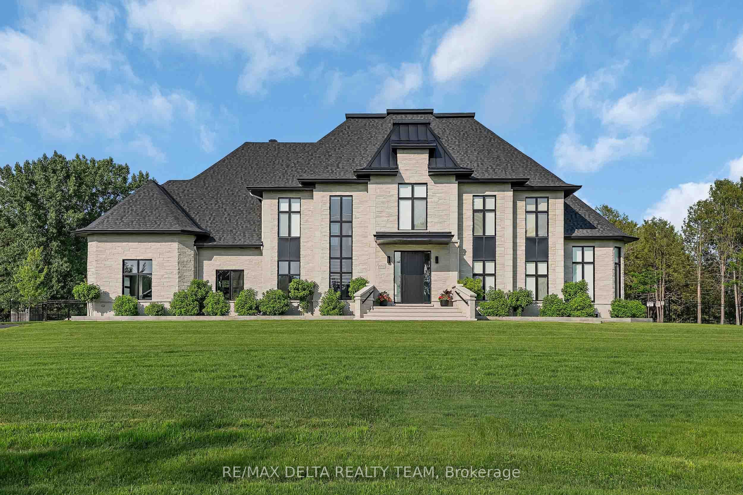 1255 Arbuste Avenue, Orleans - Cumberland and Area, ON K4C 1C2 photo 2