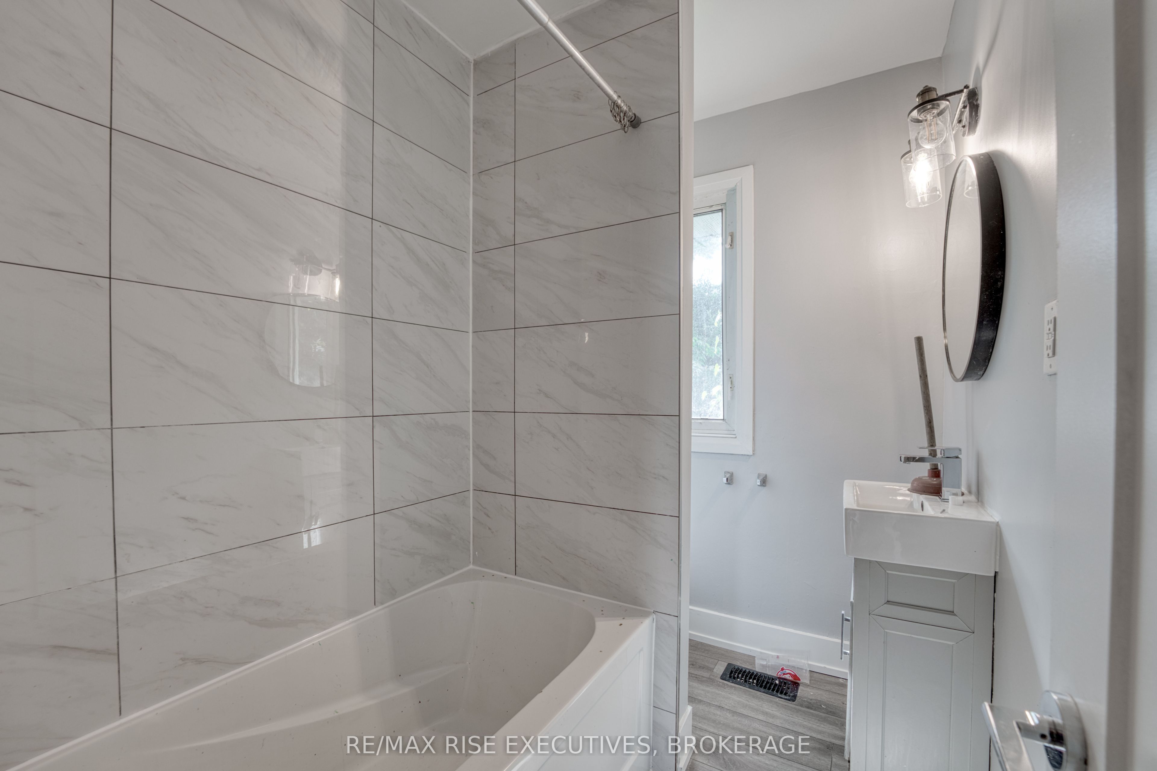 22 Ruskin Street 1, Kingston, ON K7K 2N3 photo 5