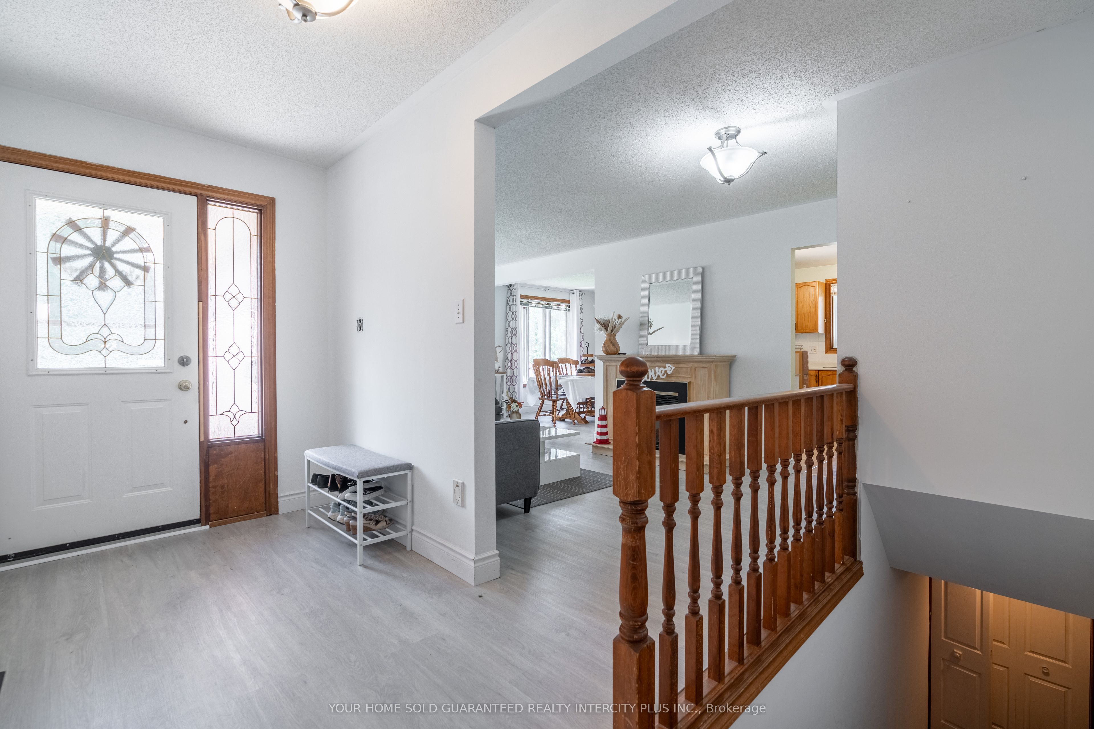 19 Windsor Drive, Brant, ON N0E 1N0 photo 2