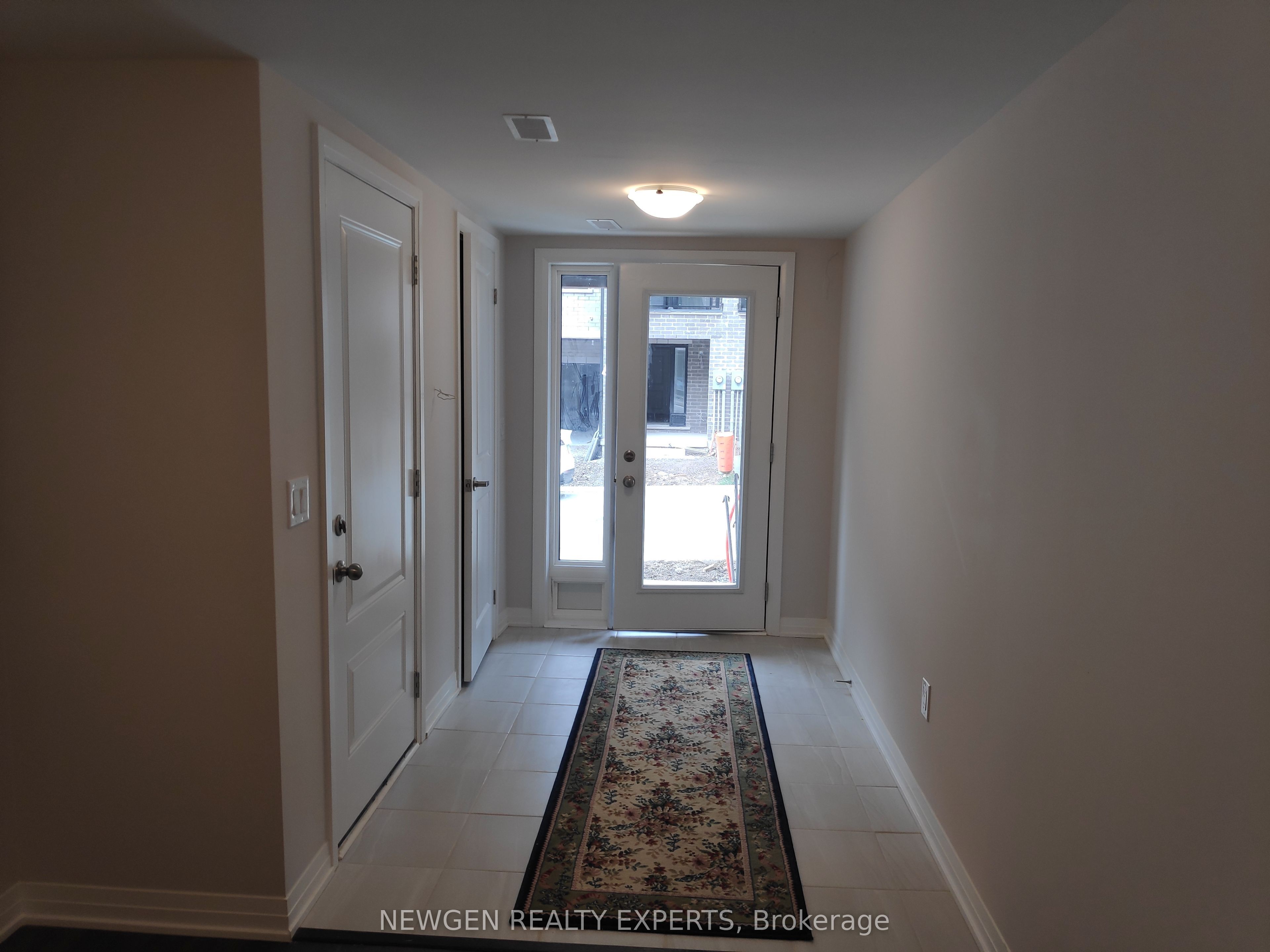 585 Colborne Street E 711, Brantford, ON N3S 0K4 photo 2