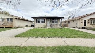 102 Patience Crescent, London South, ON N6E 2L1