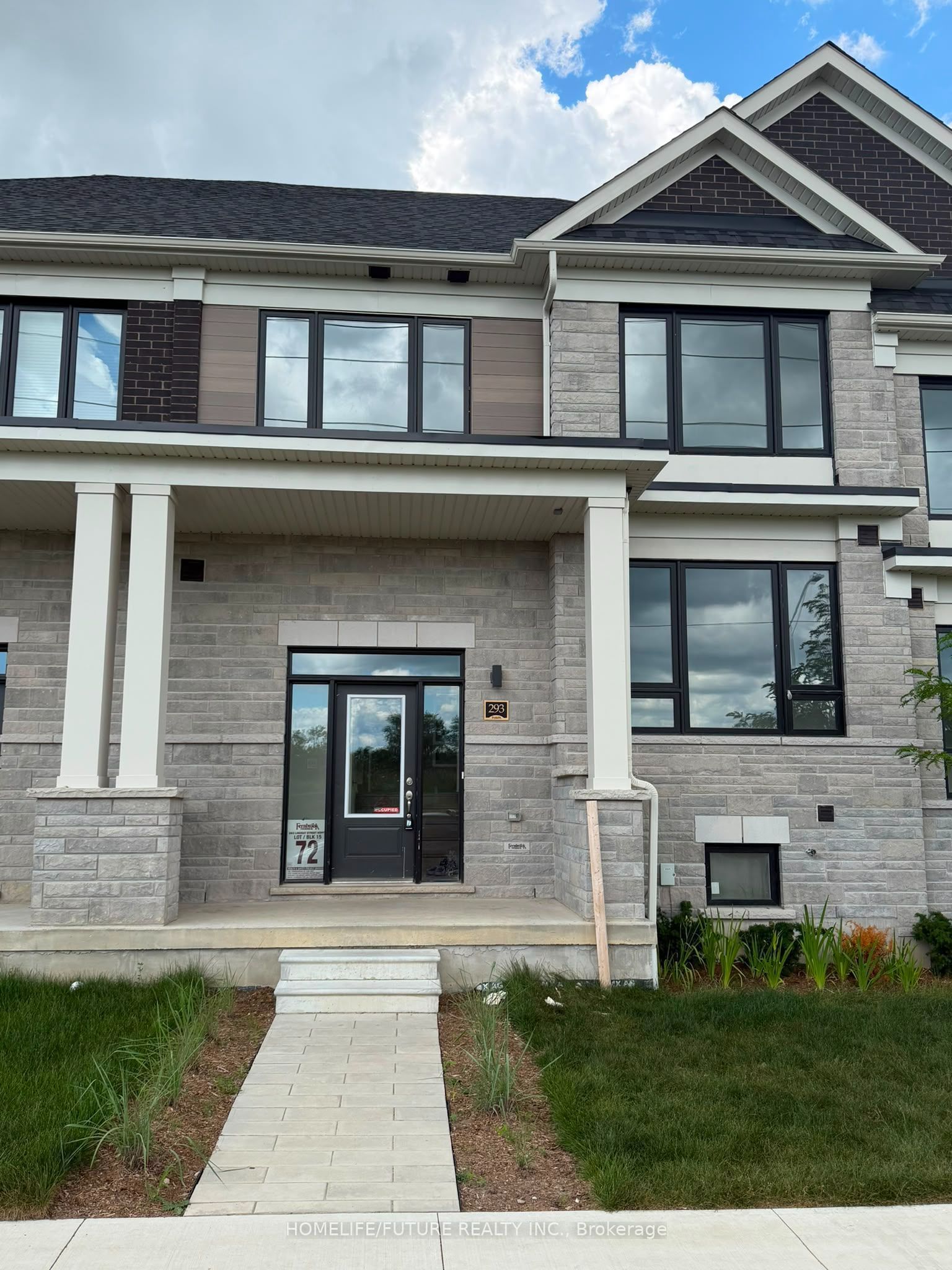 293 Lindsay Street N, Kawartha Lakes, ON K9V 0T4 photo 3