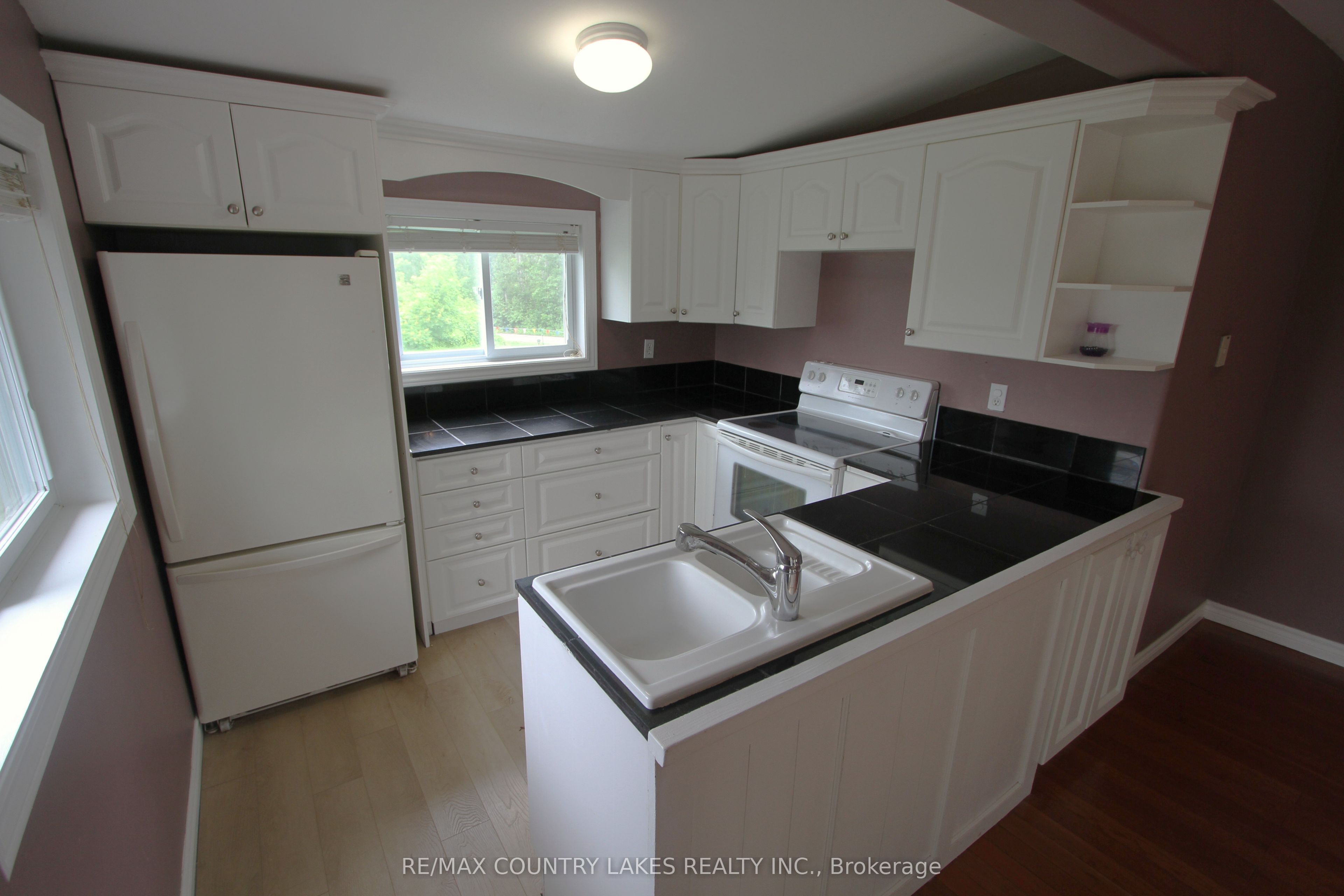 16 Hummingbird Lane, Kawartha Lakes, ON L0K 1B0 photo 5