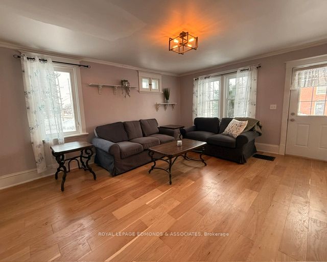 1028 Pembroke Street E, Pembroke, ON K8A 6Z2 photo 3