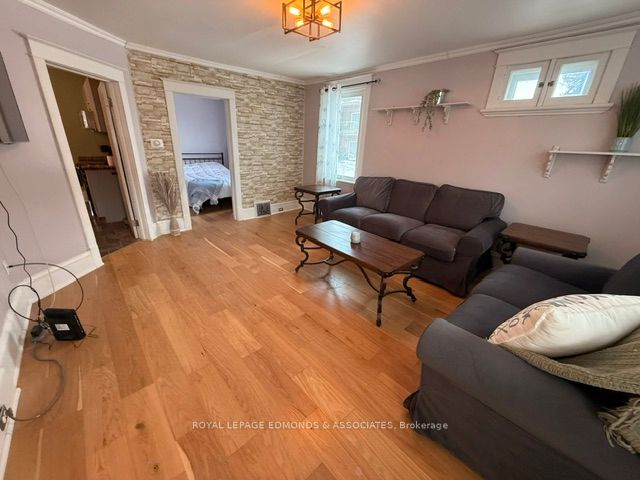 1028 Pembroke Street E, Pembroke, ON K8A 6Z2 photo 4