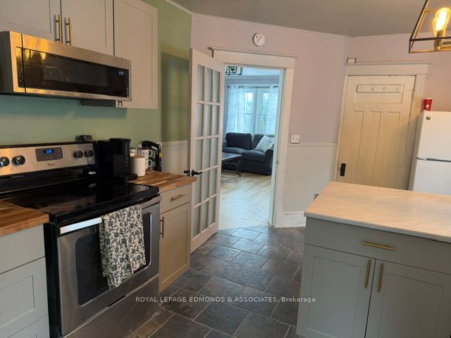 1028 Pembroke Street E, Pembroke, ON K8A 6Z2 photo 5
