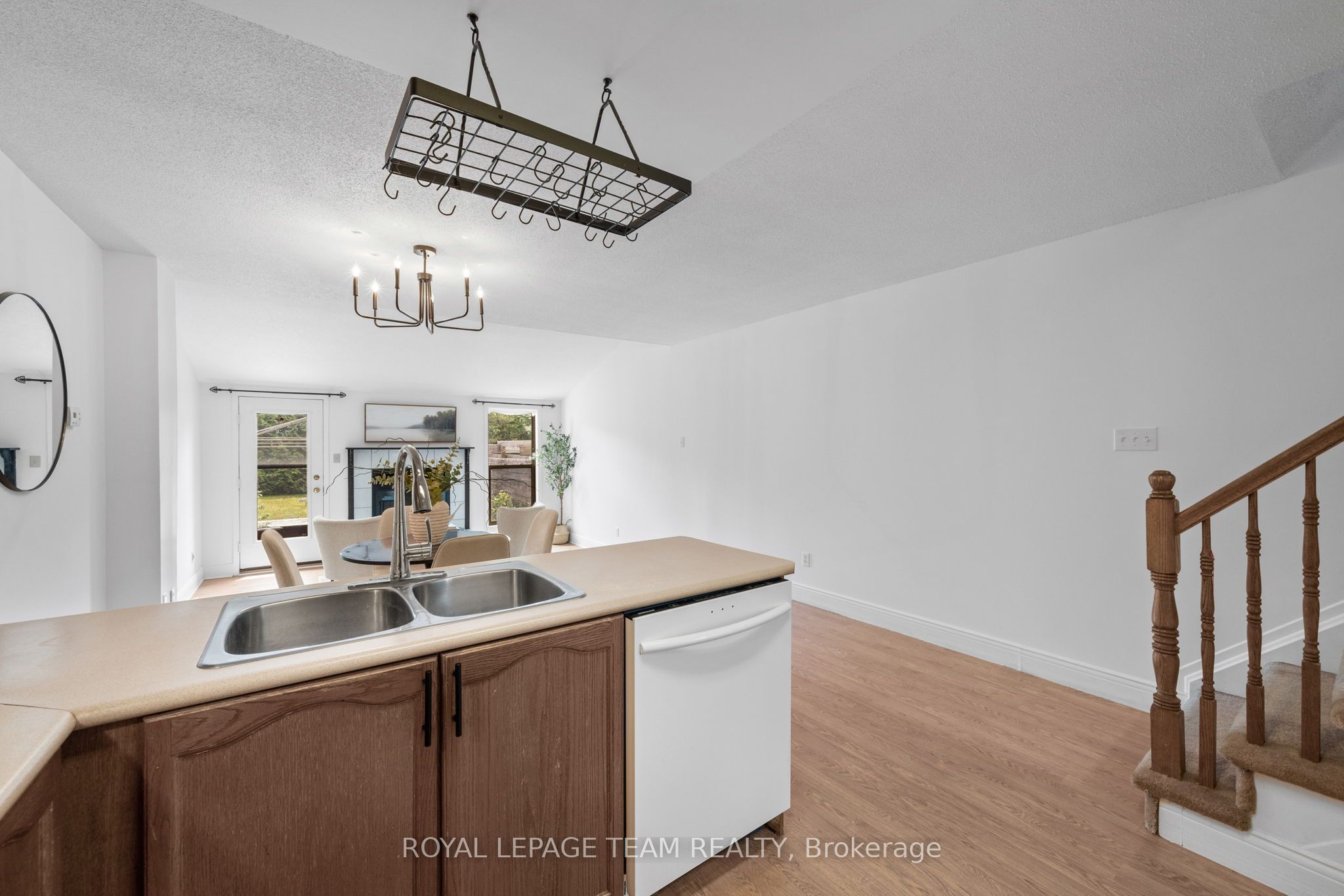 5744 Andrasi Crescent B, Greely - Metcalfe - Osgoode - Vernon and Area, ON K0A 2W0 photo 5