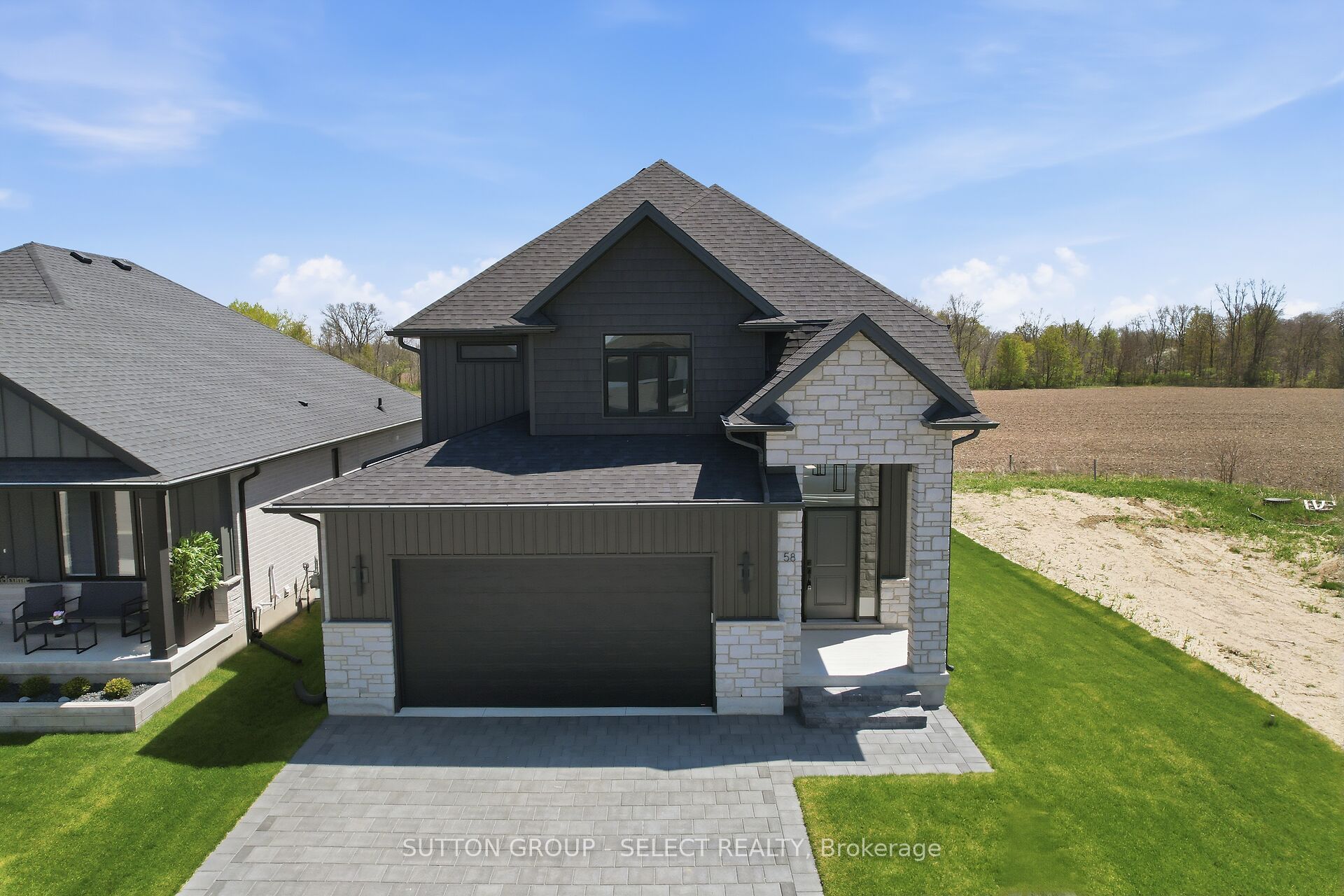 58 Briscoe Crescent, Strathroy-Caradoc, ON N7G 0G3 photo 2