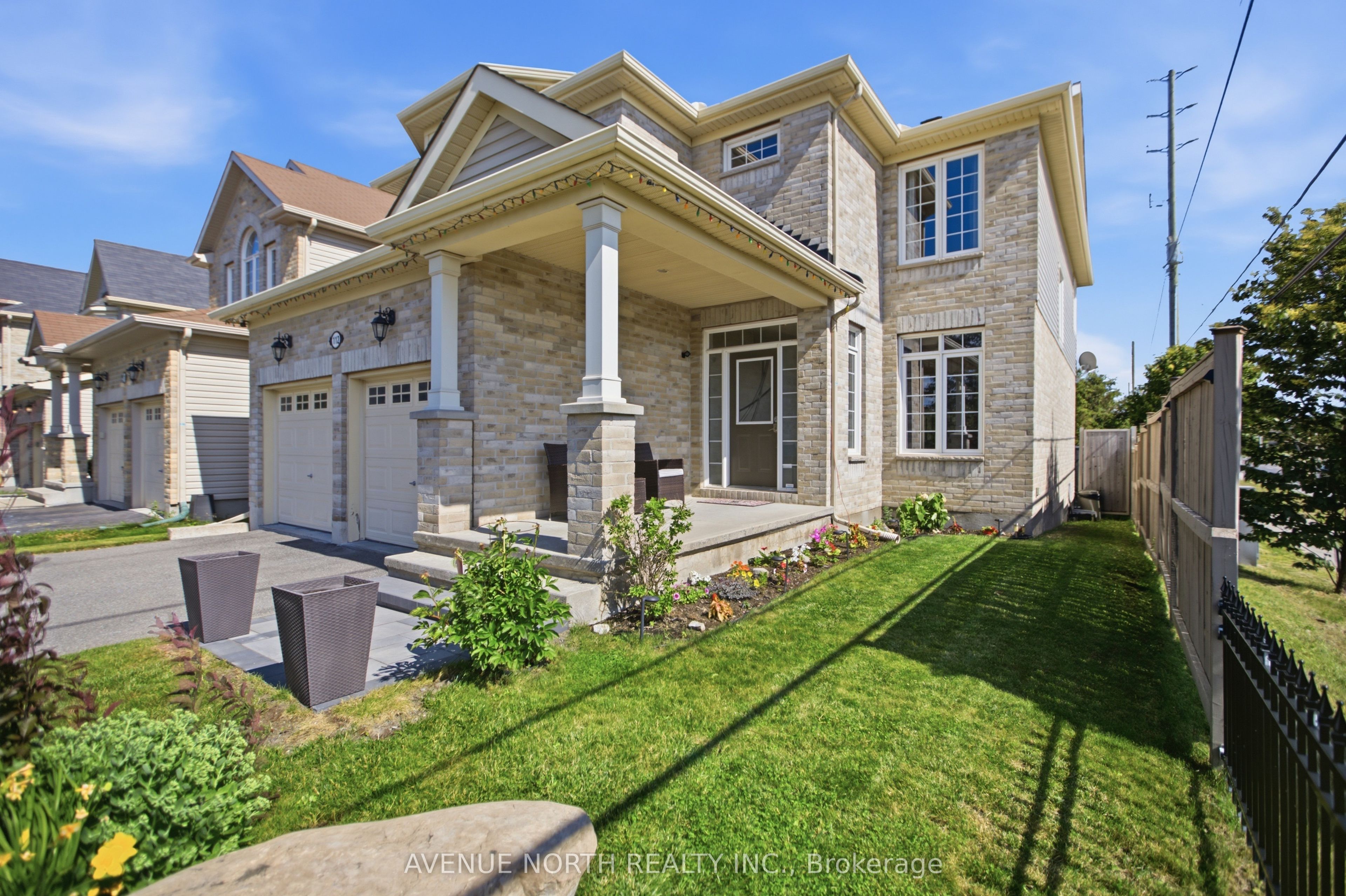 112 Sunita Crescent, Barrhaven, ON K2J 5S5 photo 2