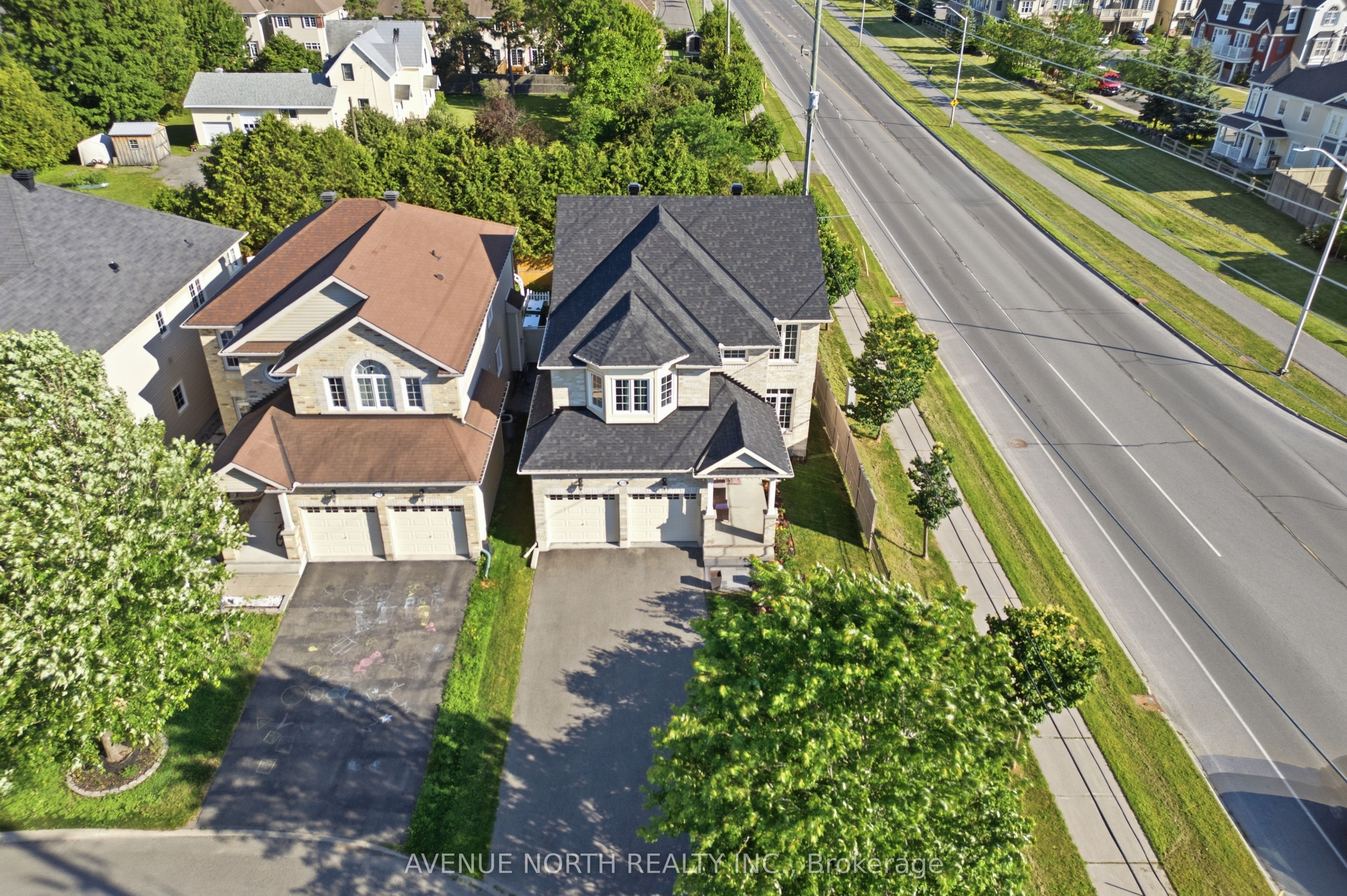 112 Sunita Crescent, Barrhaven, ON K2J 5S5 photo 4