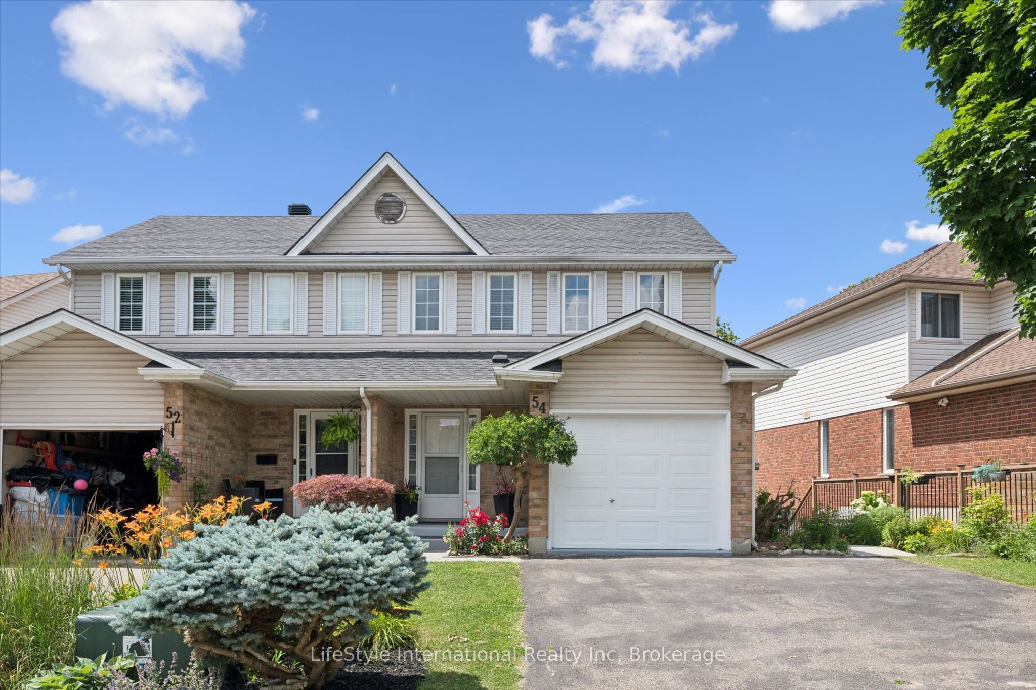 54 Chesterton Lane, Guelph, ON N1E 6S8