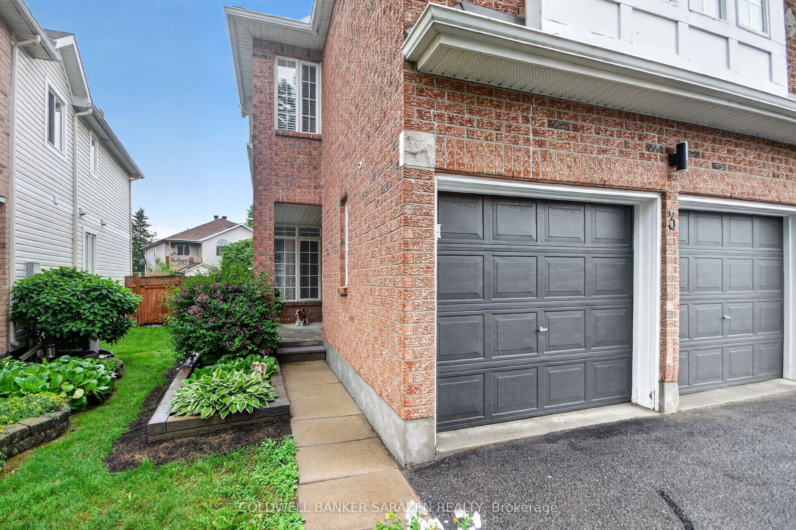 3 Castle Glen Crescent, Kanata, ON K2L 4G9 photo 2