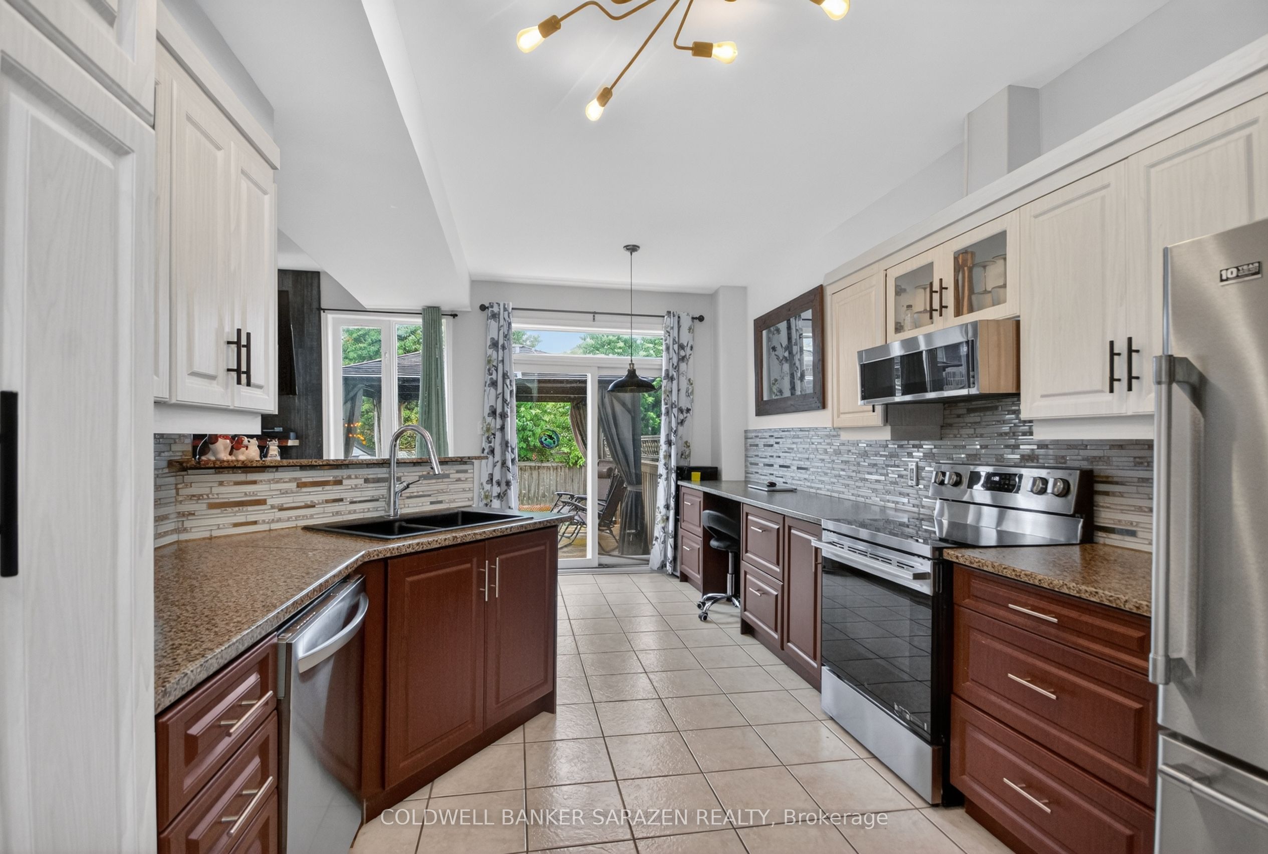 3 Castle Glen Crescent, Kanata, ON K2L 4G9 photo 5