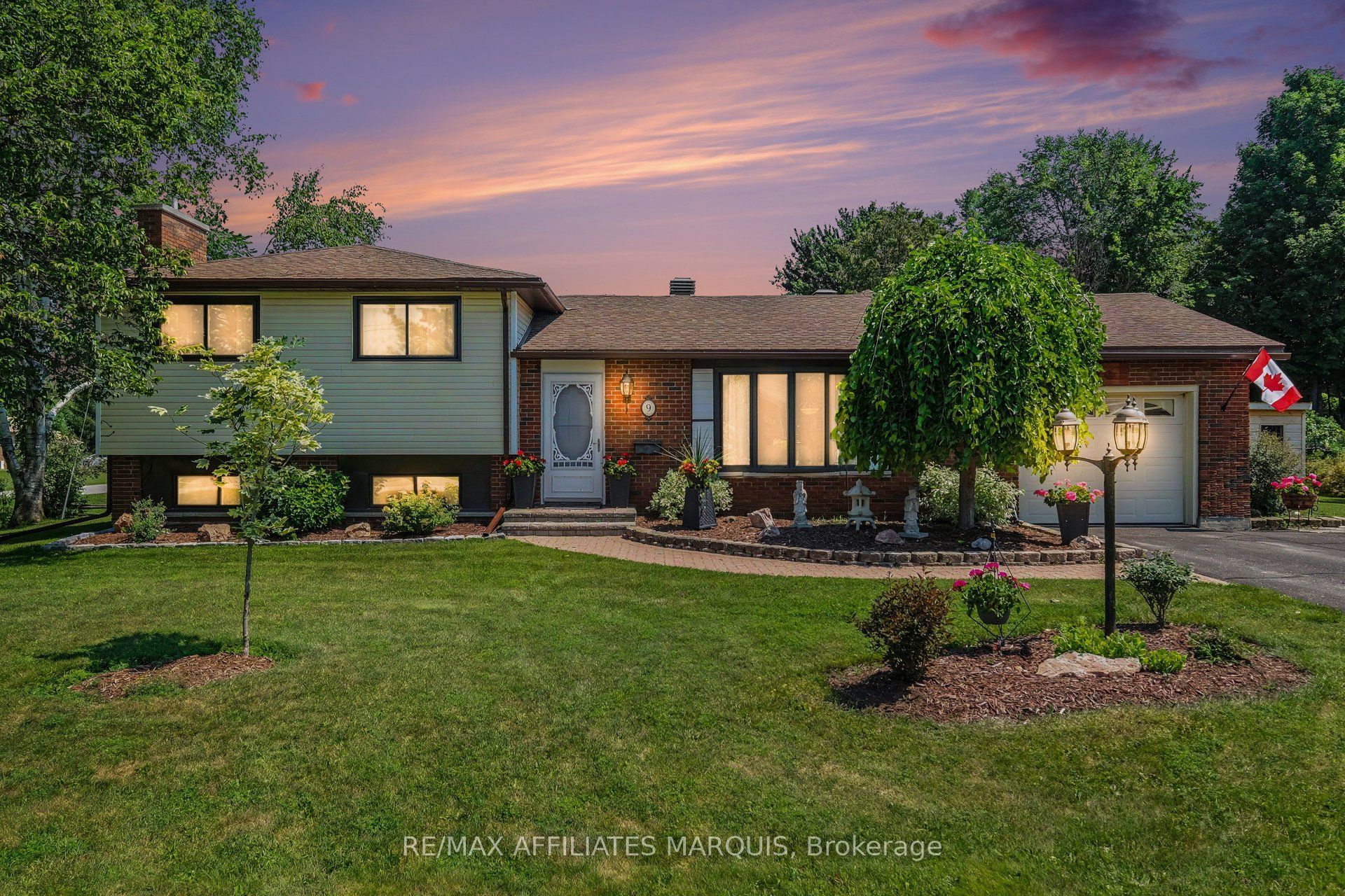 9 Forest Drive, Rideau Lakes, ON K7A 4S5