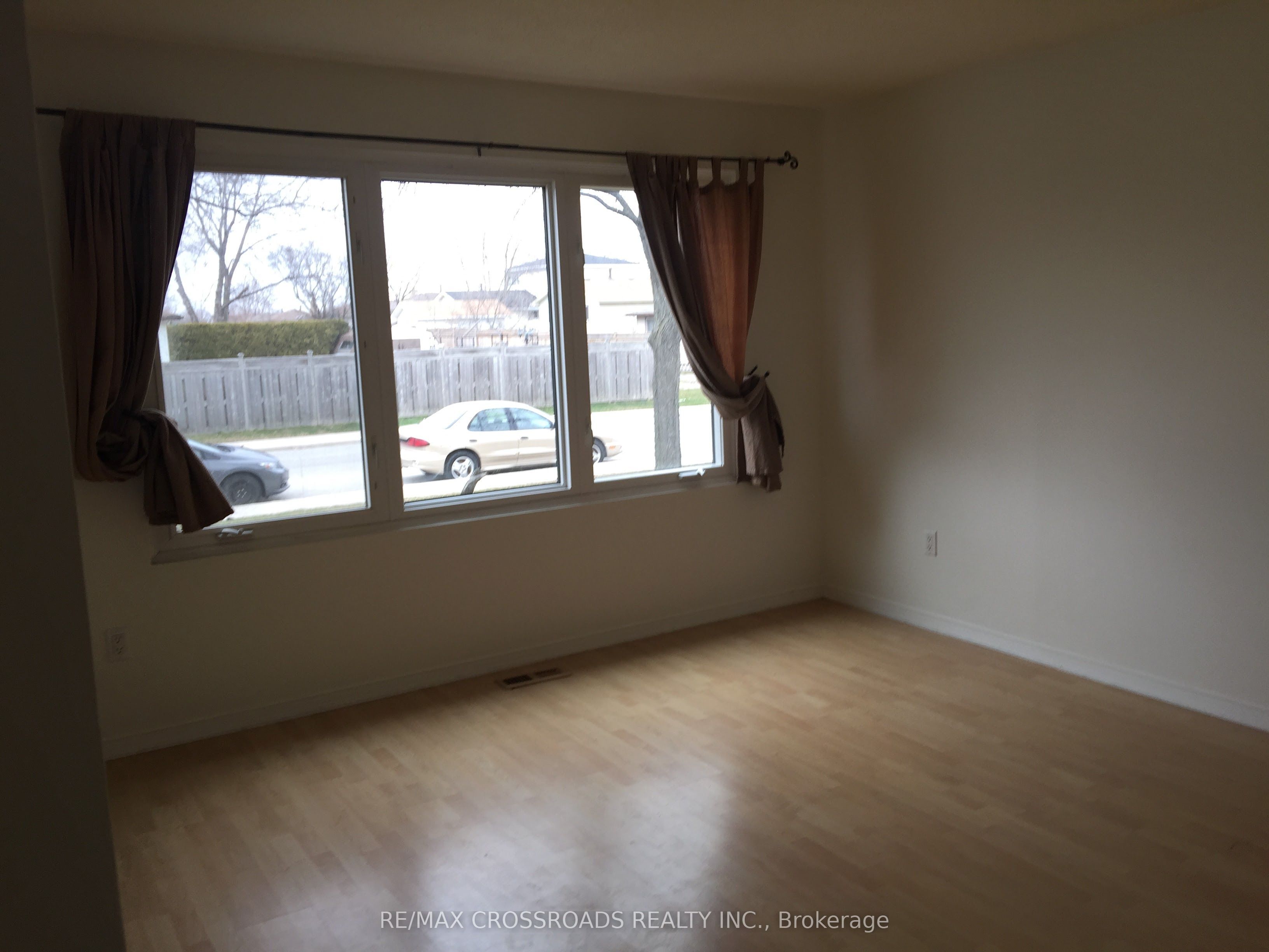 11 Lawnhurst Drive, Hamilton, ON L8V 4N8 photo 3