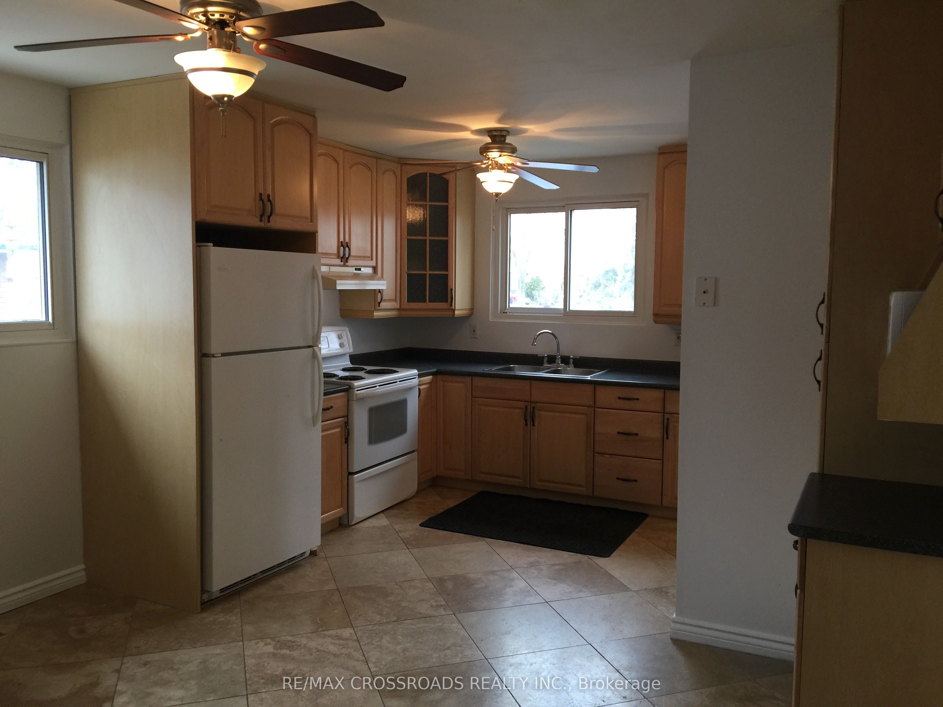 11 Lawnhurst Drive, Hamilton, ON L8V 4N8 photo 4