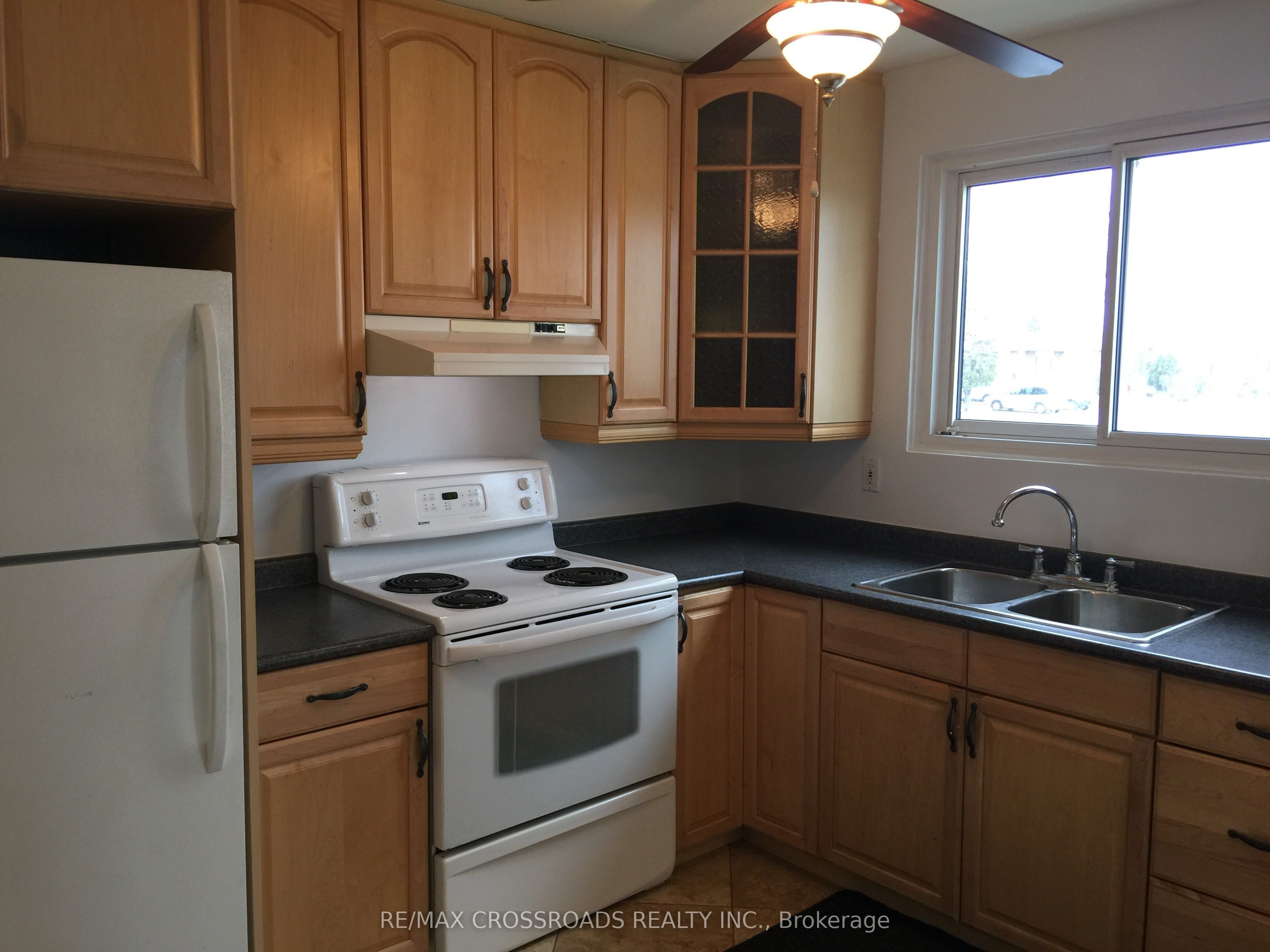 11 Lawnhurst Drive, Hamilton, ON L8V 4N8 photo 5