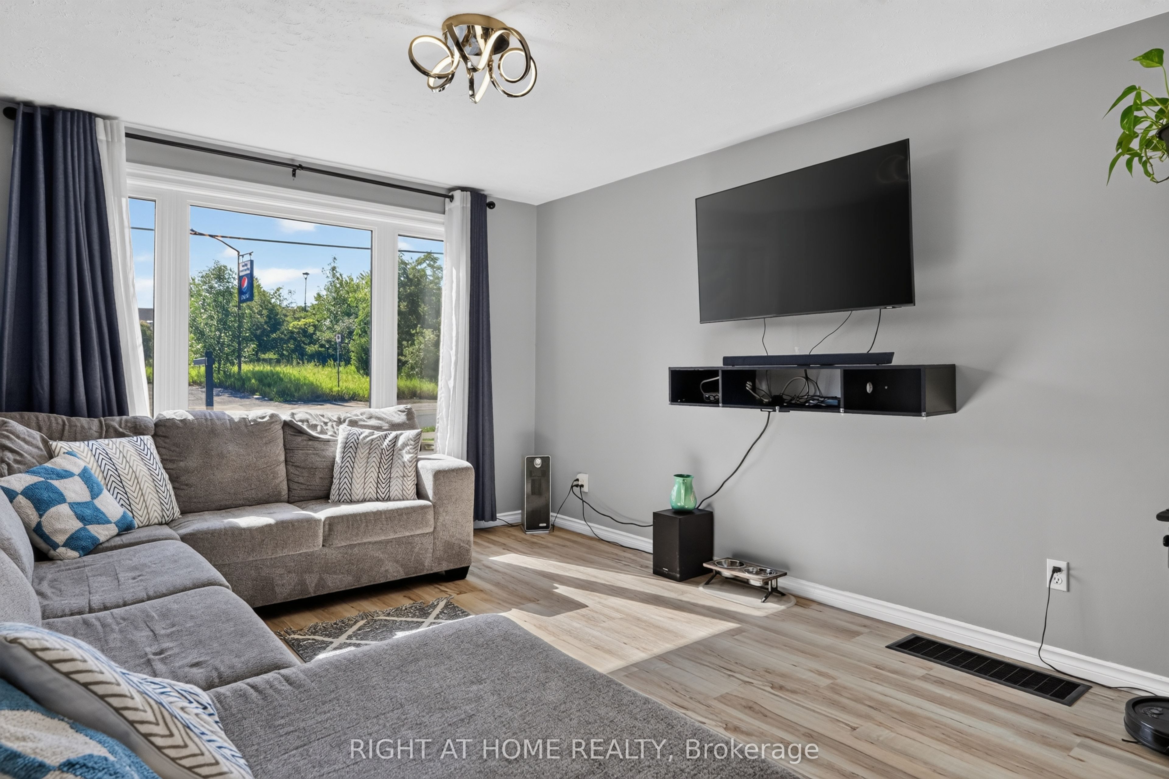 541 River Road S, Peterborough, ON K9J 1E6 photo 5
