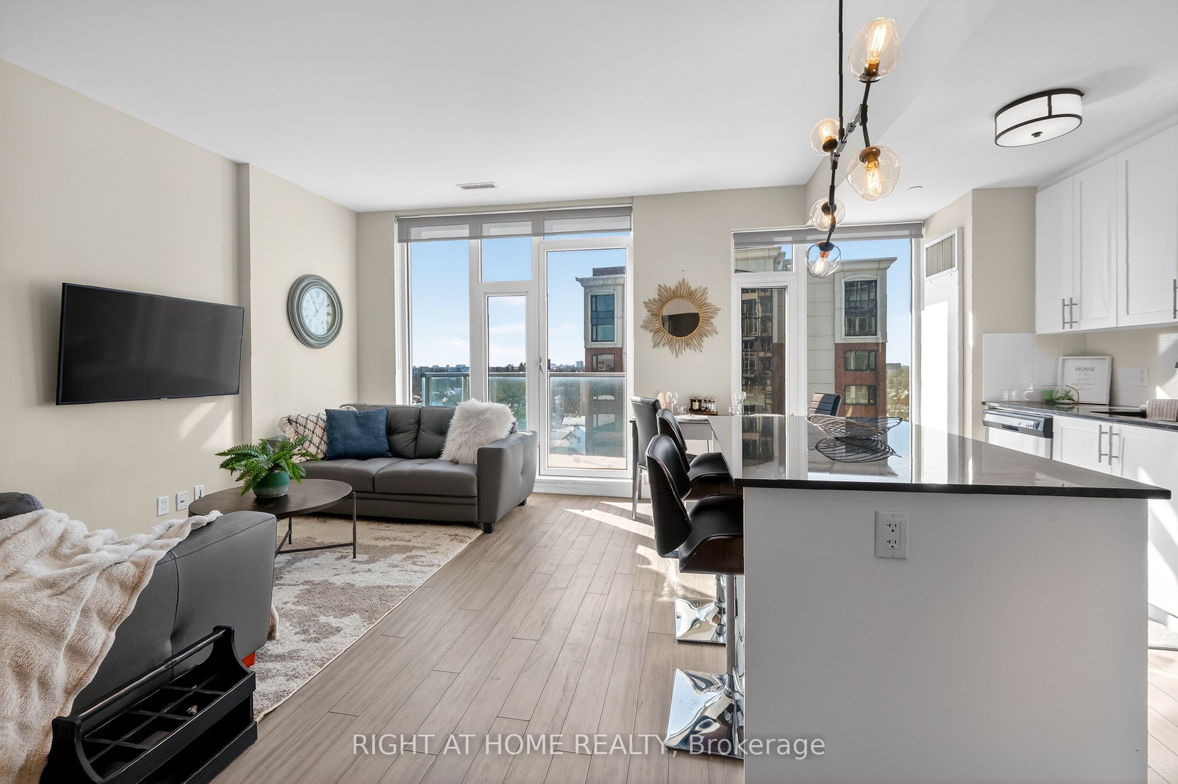 118 Holmwood Avenue 806, Glebe - Ottawa East and Area, ON K1S 5J5 photo 3