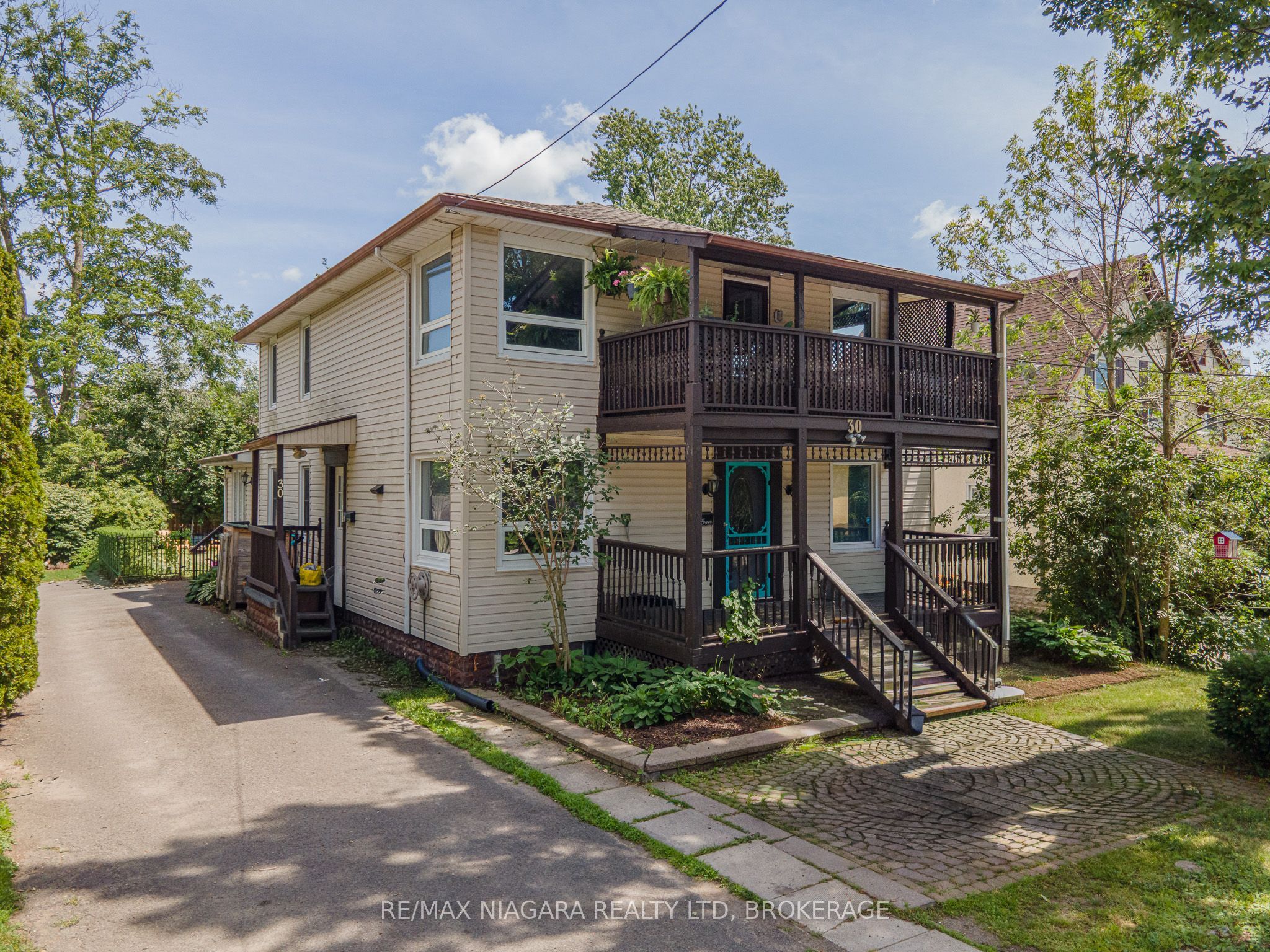 30 Shotwell Street, Welland, ON L3C 1N8