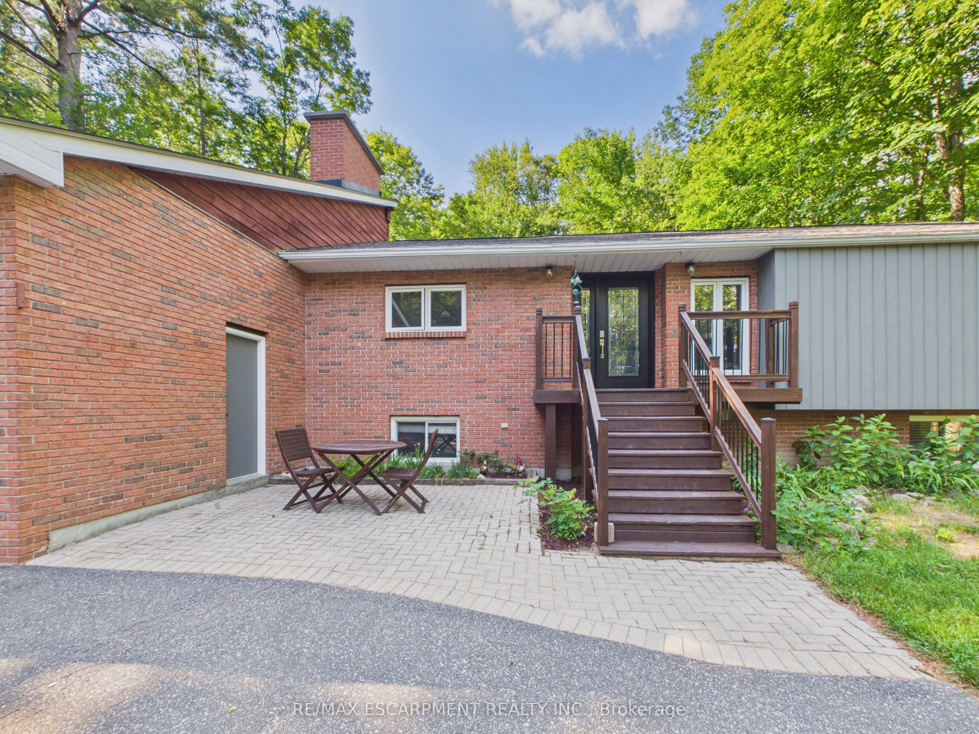 1060 Golden Beach Road, Bracebridge, ON P1L 1W8 photo 4