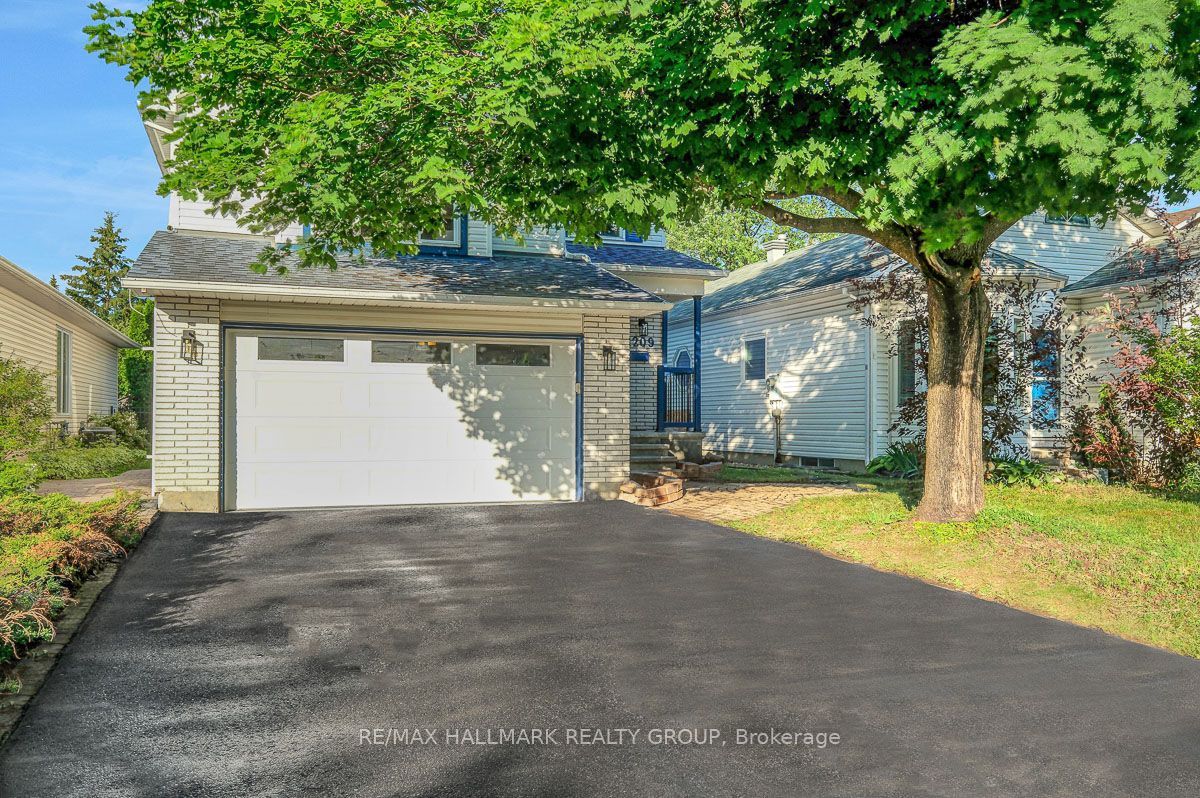 1209 Whiterock Street, Cyrville - Carson Grove - Pineview, ON K1J 1A7