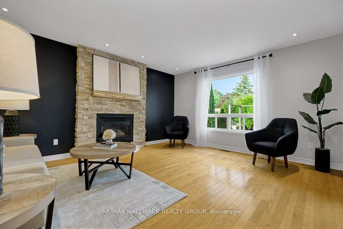 1209 Whiterock Street, Cyrville - Carson Grove - Pineview, ON K1J 1A7 photo 4