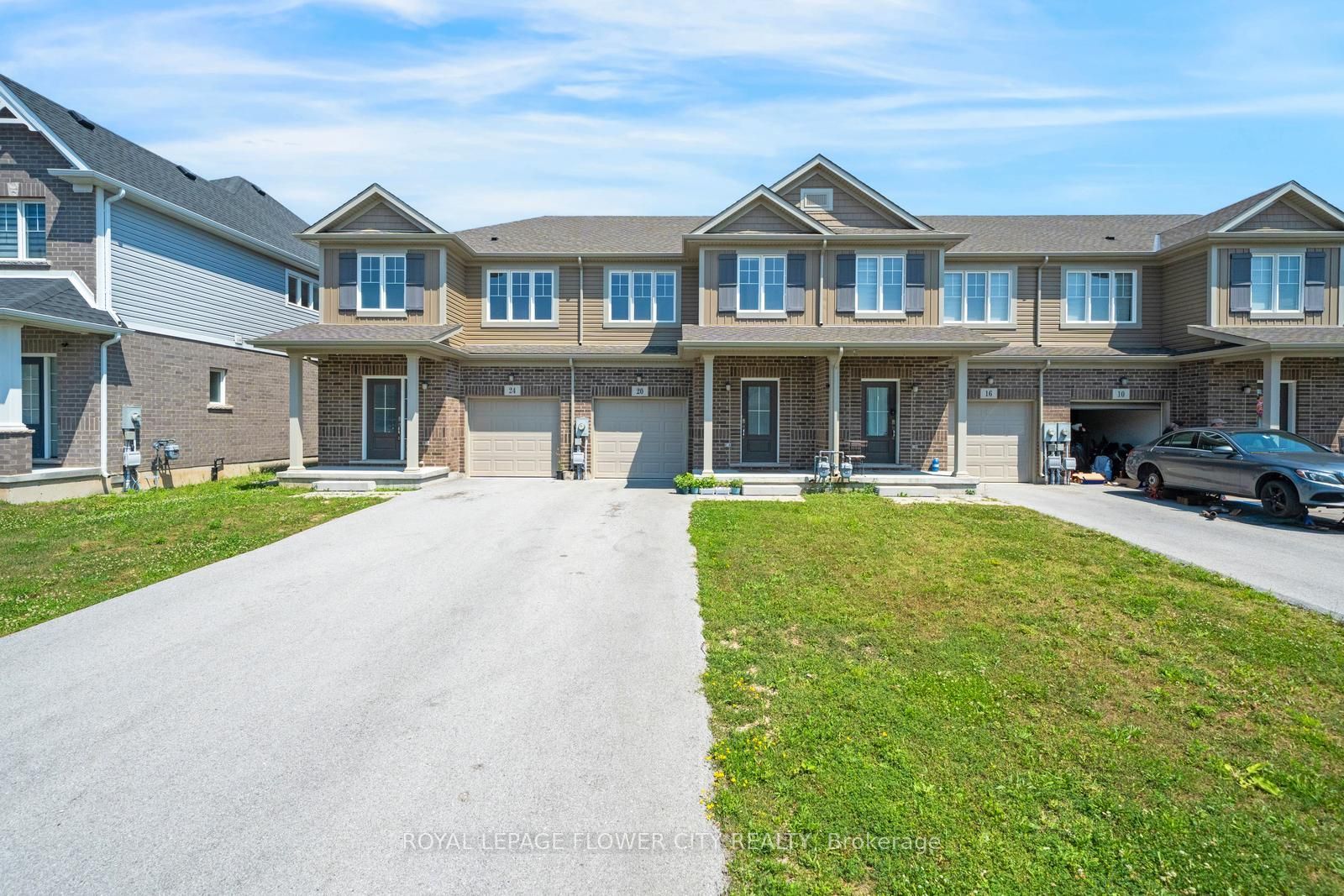 20 Sycamore Street, Welland, ON L3C 0H8 photo 2