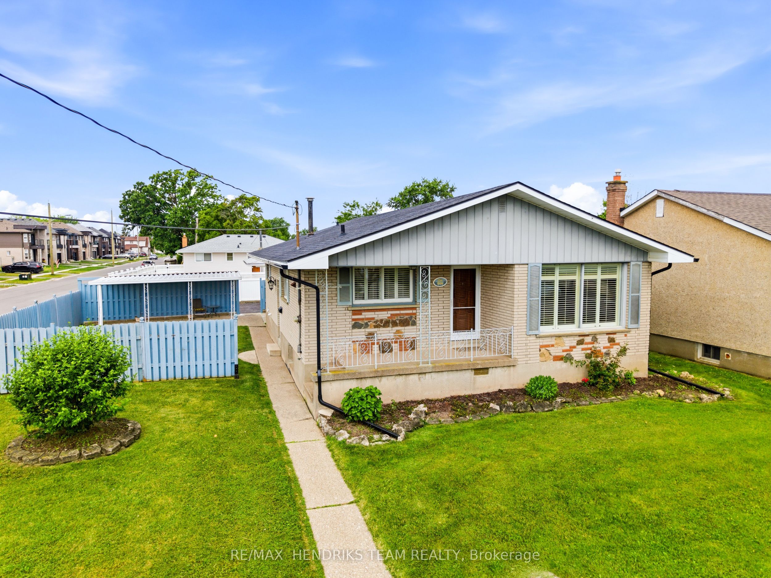 160 Classic Avenue, Welland, ON L3B 1P7 photo 2